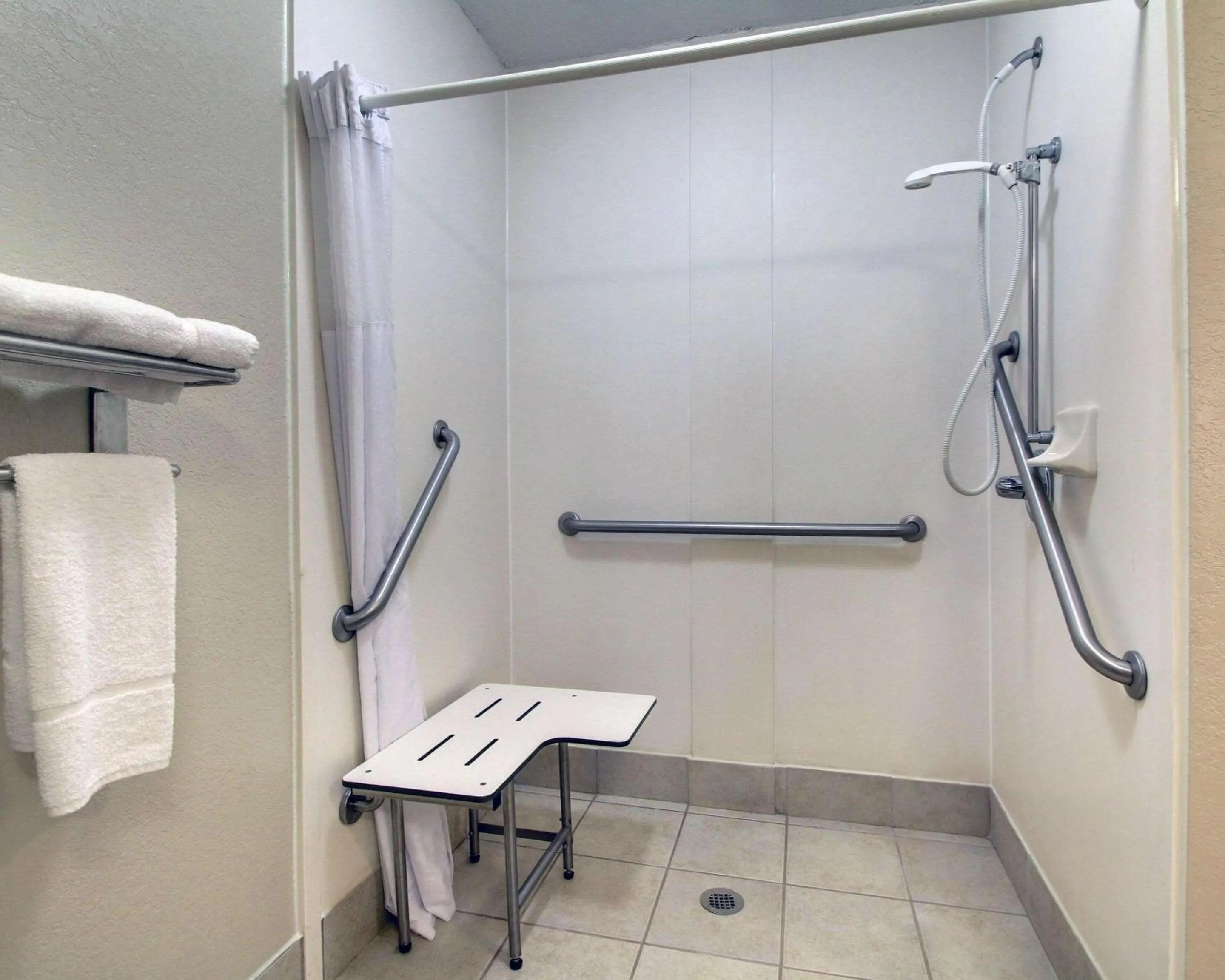 Bathroom in Columbia Inn & Suites