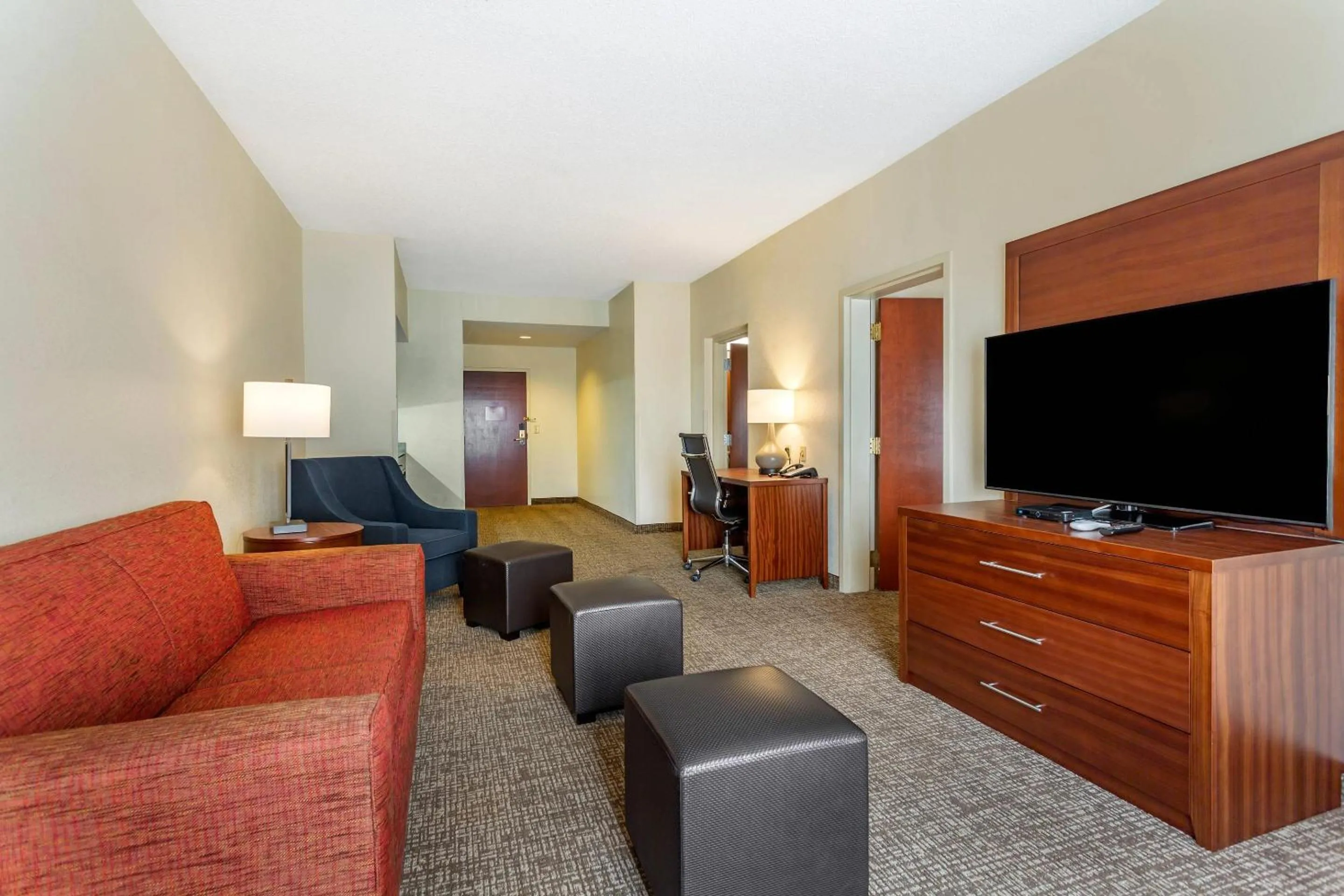 Bedroom in Comfort Suites Southaven - Memphis South