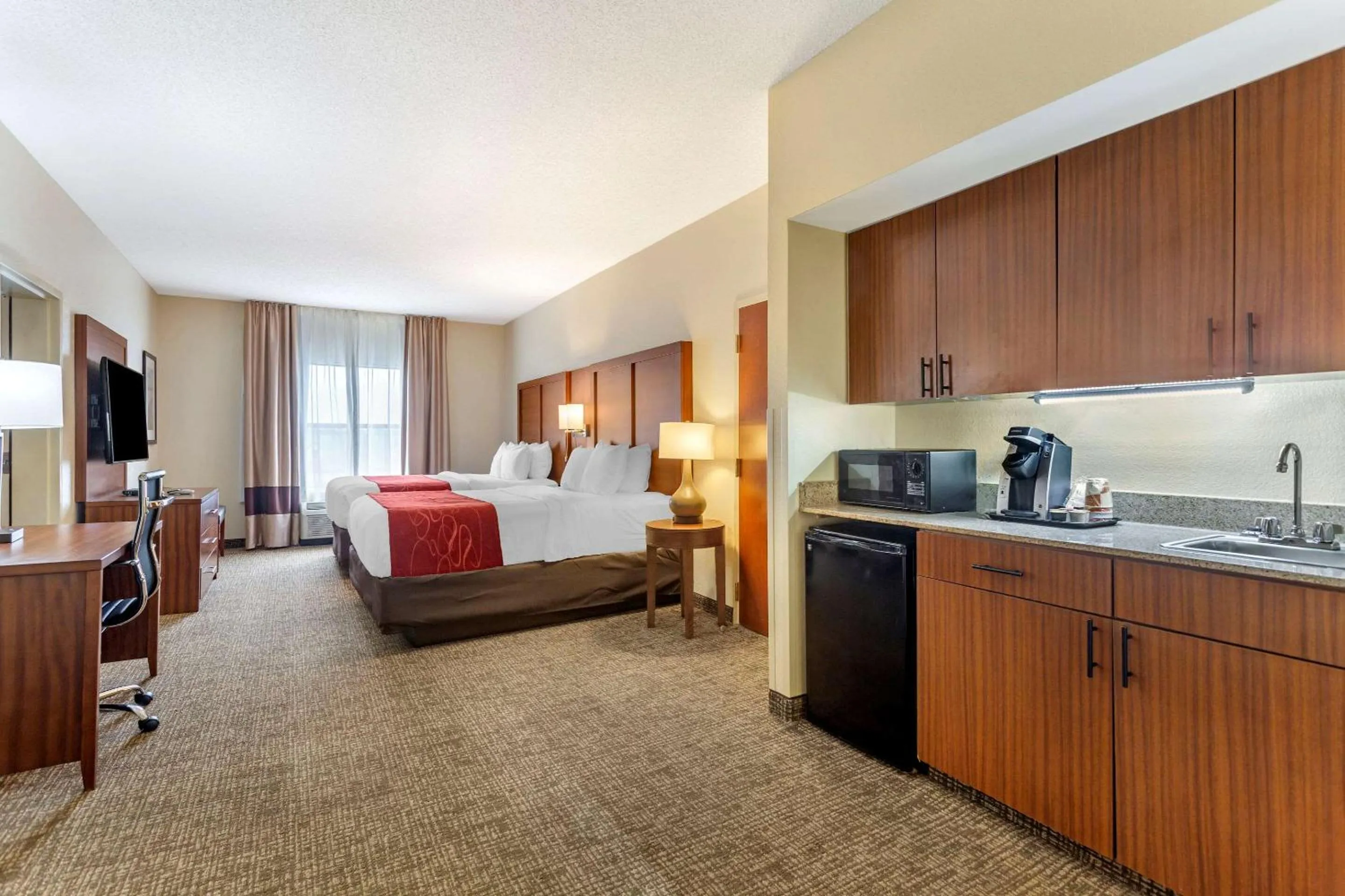Bed in Comfort Suites Southaven - Memphis South
