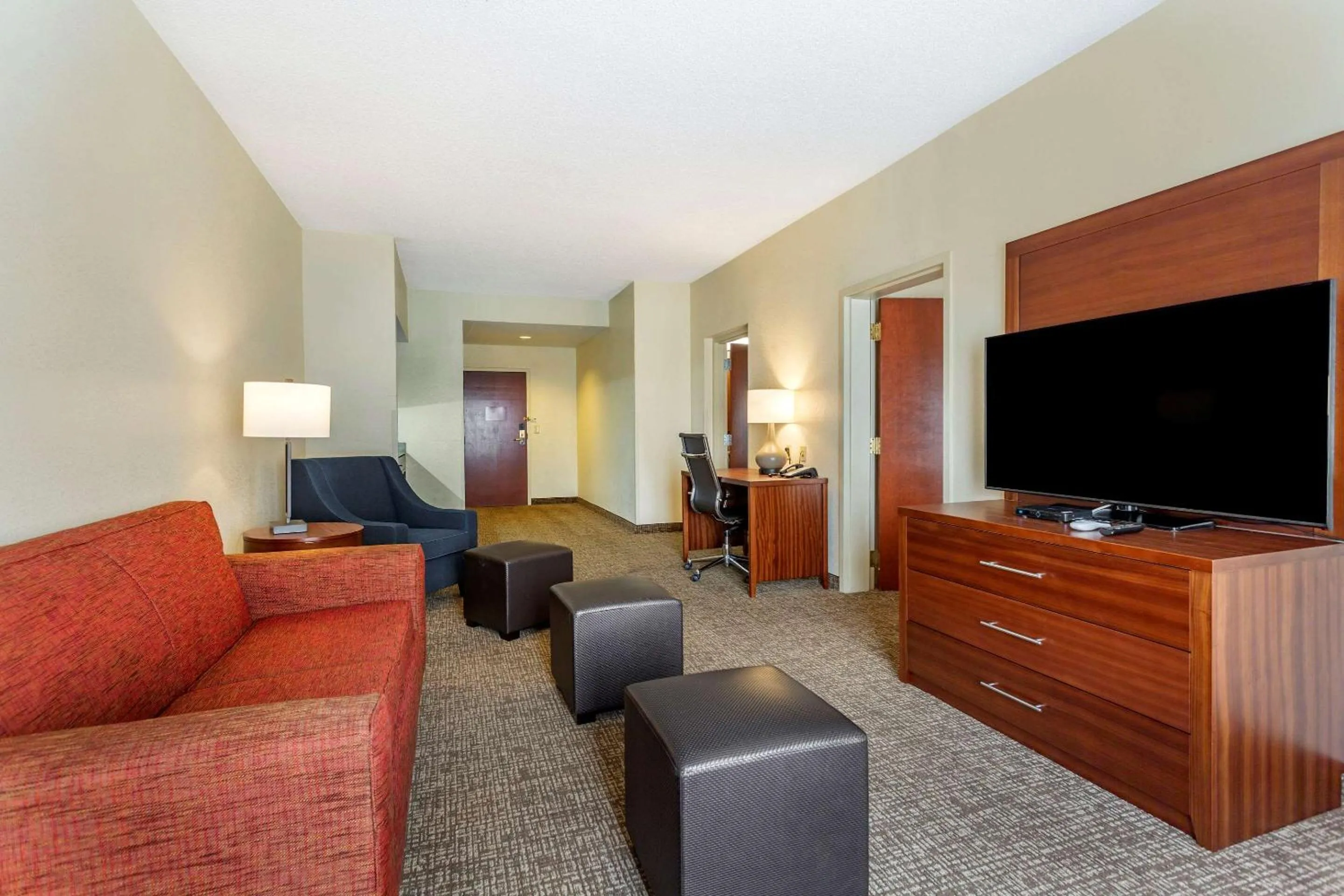 Bedroom in Comfort Suites Southaven - Memphis South
