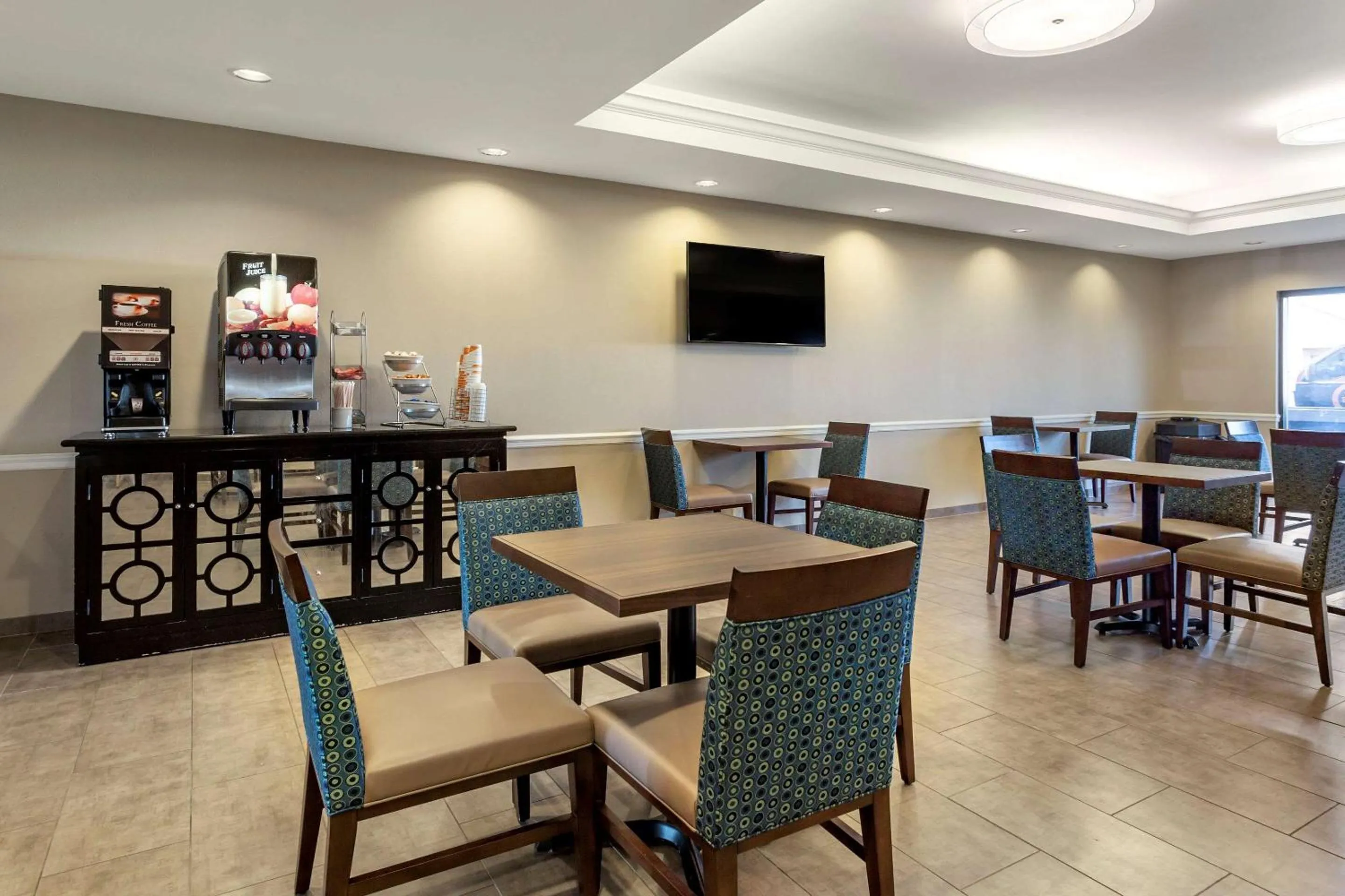 Restaurant/places to eat in Comfort Suites Southaven - Memphis South