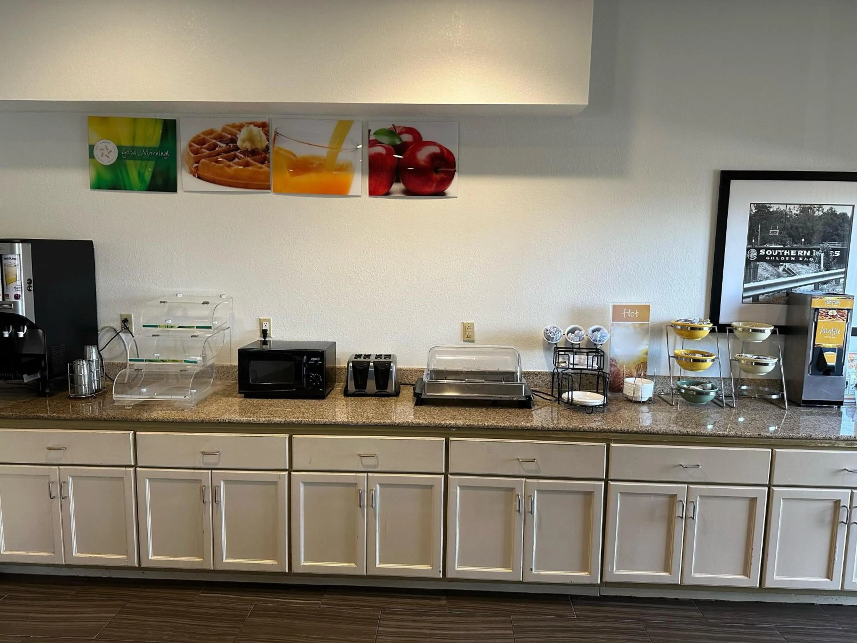 Breakfast in Quality Inn & Suites Hattiesburg North