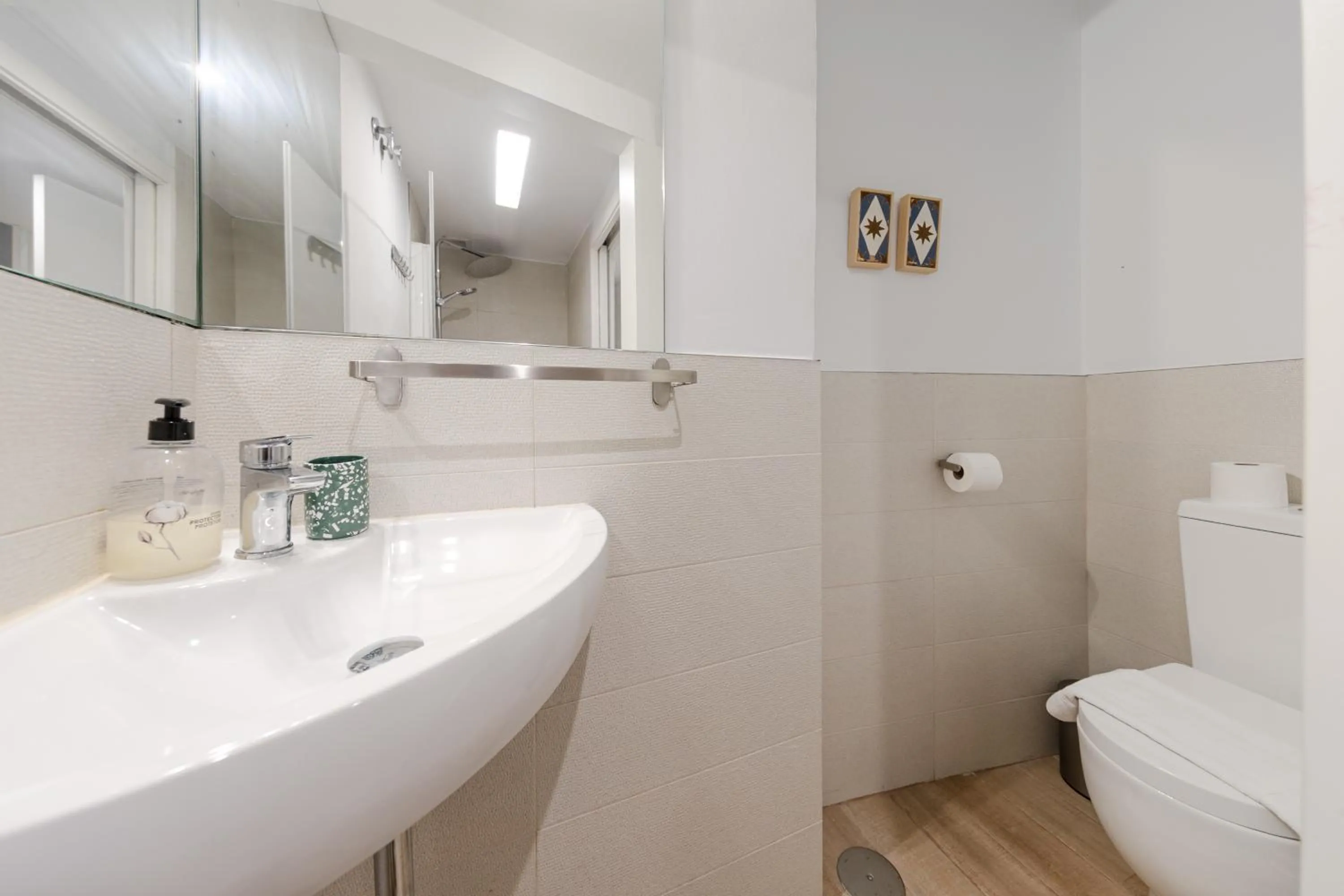 Bathroom in Green-Apartments Plaza del Pan