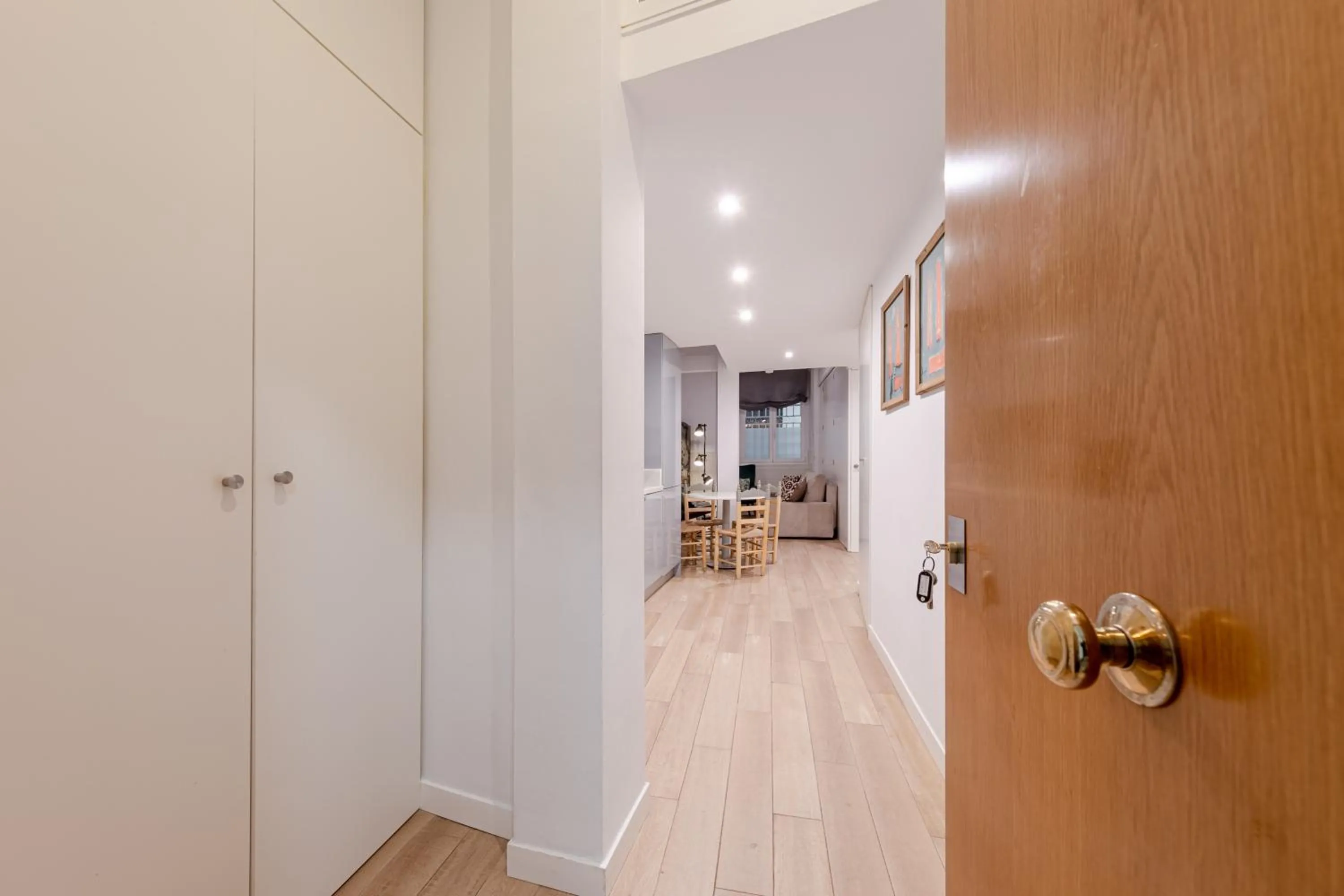 Photo of the whole room in Green-Apartments Plaza del Pan