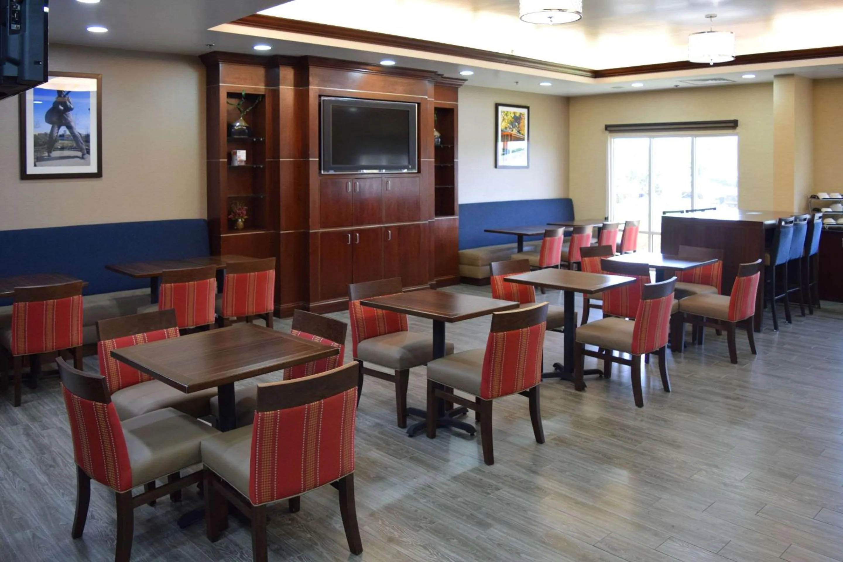 Restaurant/places to eat in Comfort Suites Olive Branch - Memphis South