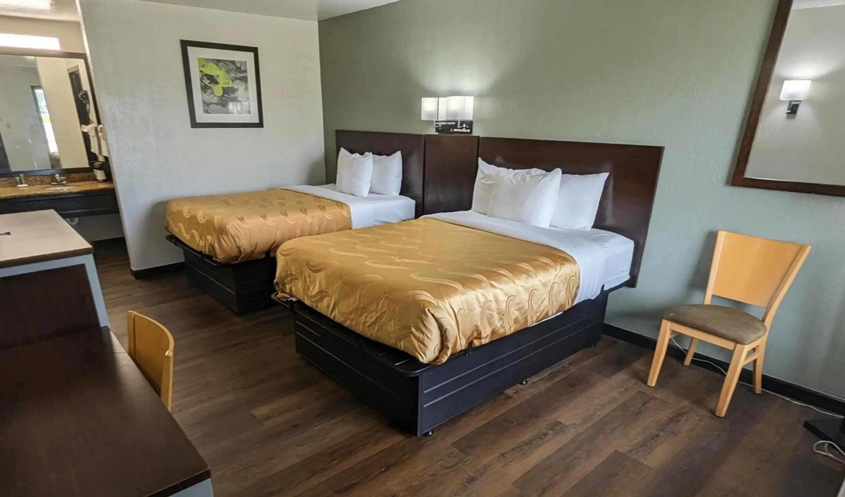 Bed in Quality Inn Moss Point - Pascagoula