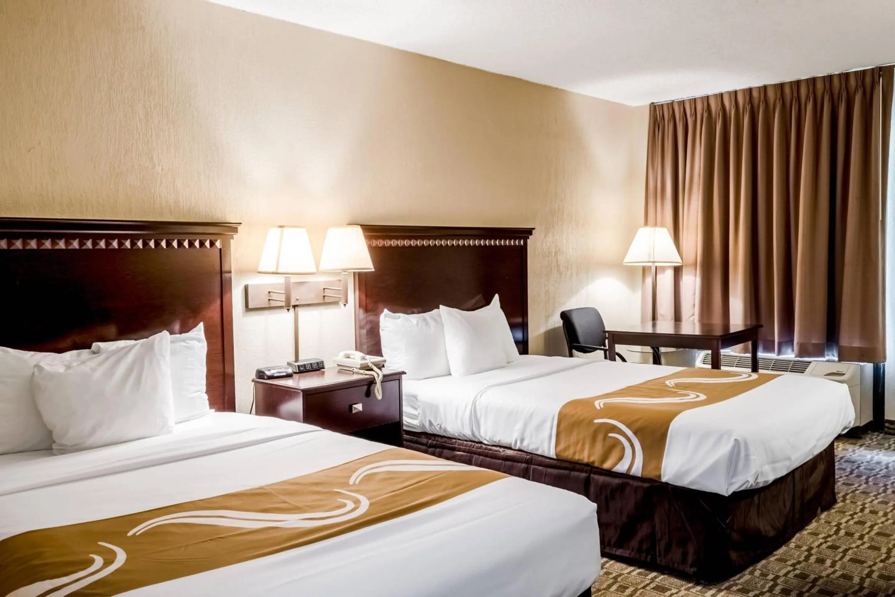 Bedroom, Bed in Quality Inn Moss Point - Pascagoula