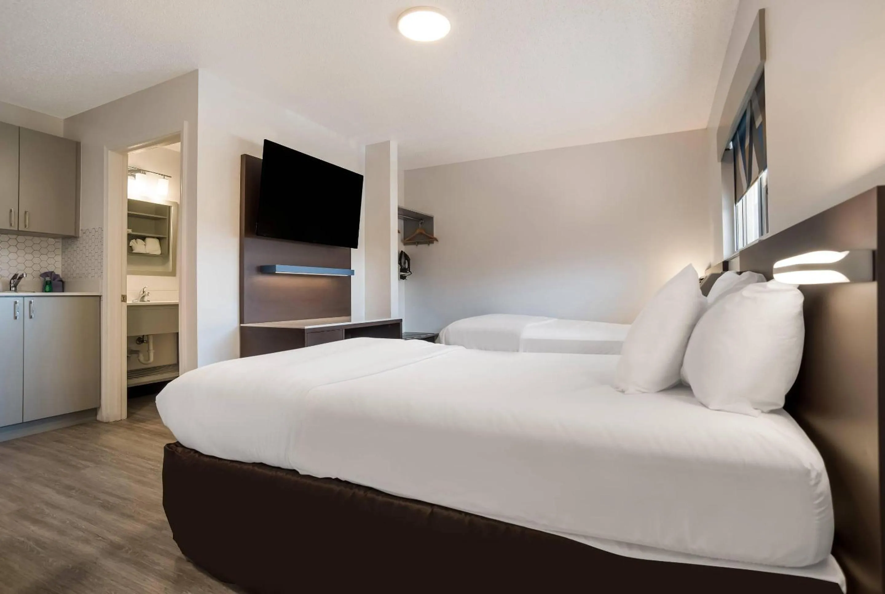 Bedroom, Bed in Suburban Studios Biloxi North Area