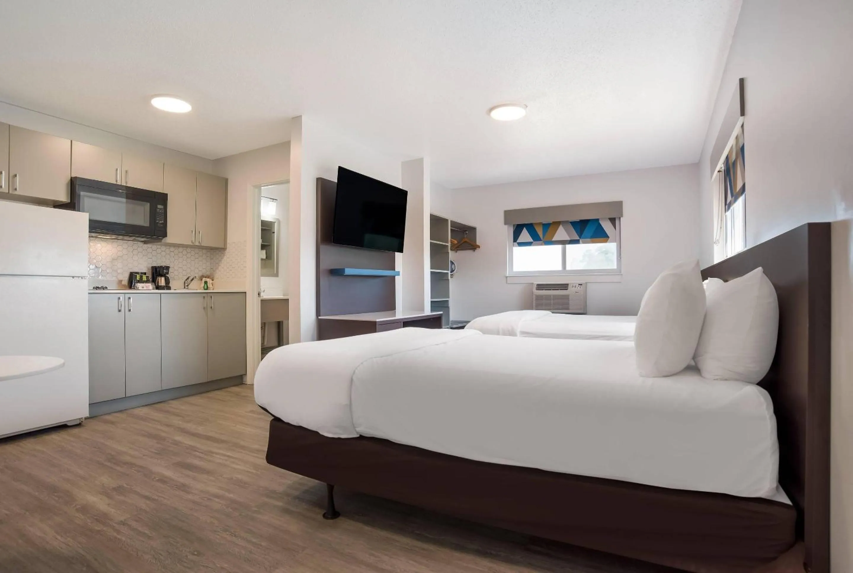 Bedroom, Bed in Suburban Studios Biloxi North Area