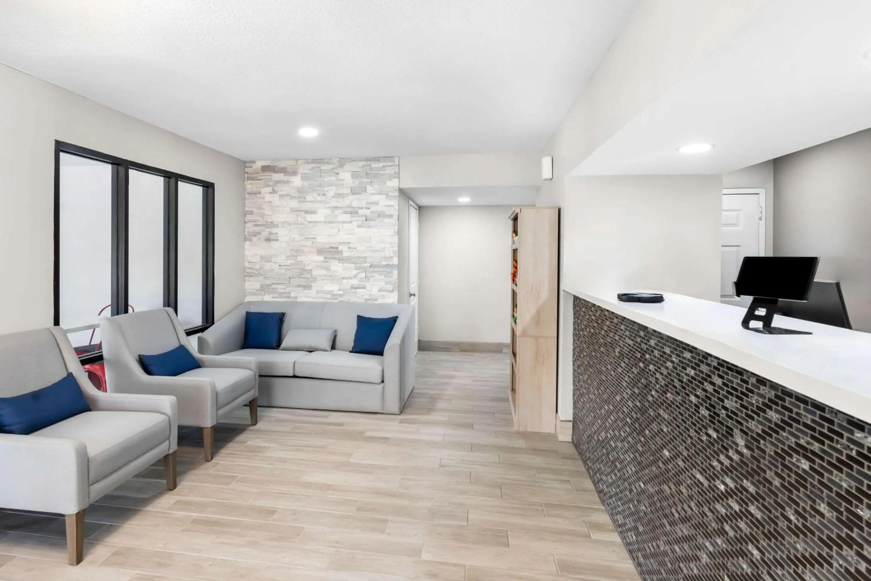 Lobby or reception in Econo Lodge Inn & Suites Ocean Springs - Biloxi