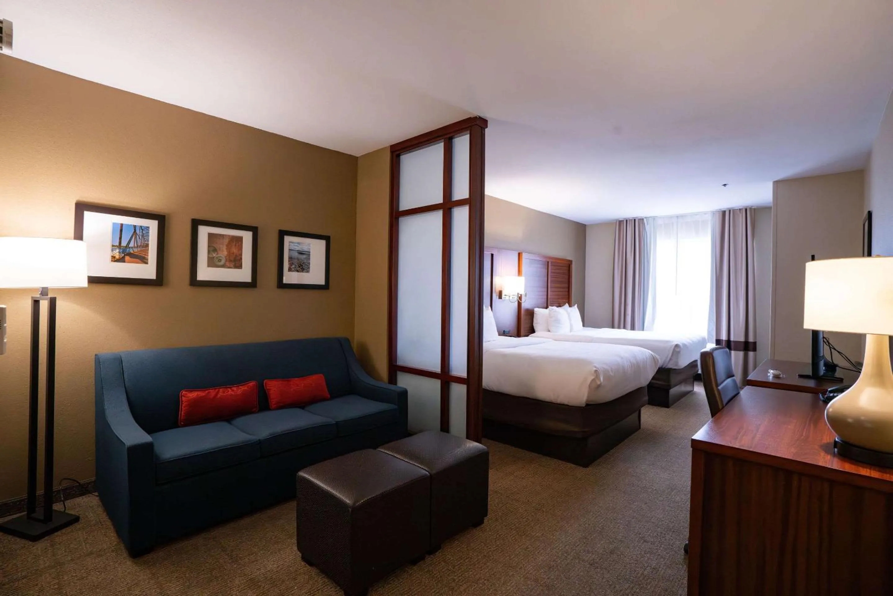 Bedroom, Bed in Comfort Suites Flowood - Jackson Airport