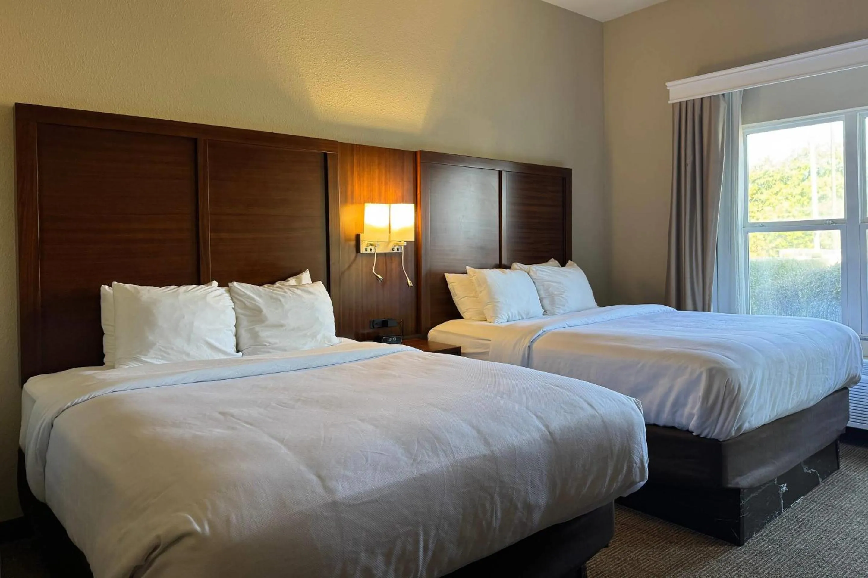 Bedroom in Comfort Suites Vicksburg