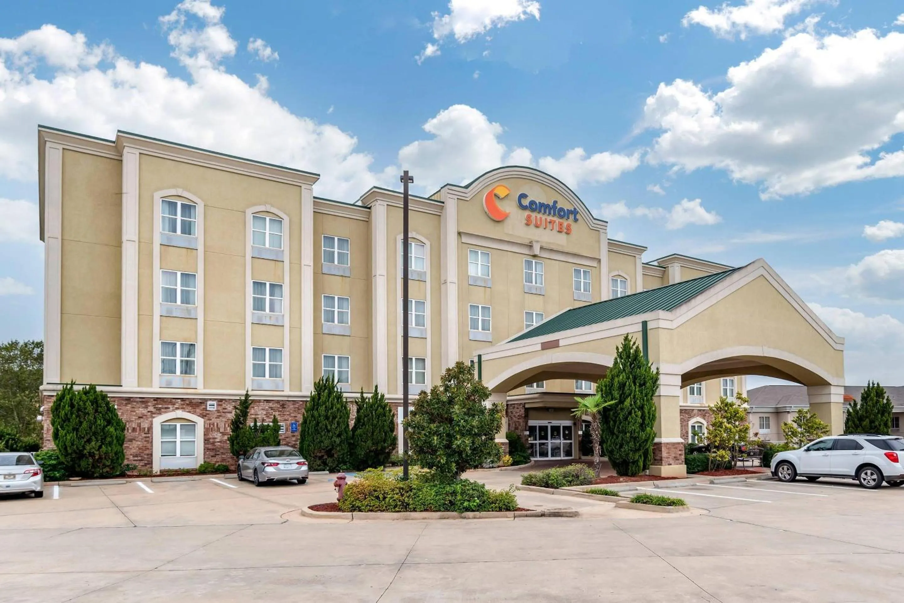 Property building in Comfort Suites Vicksburg