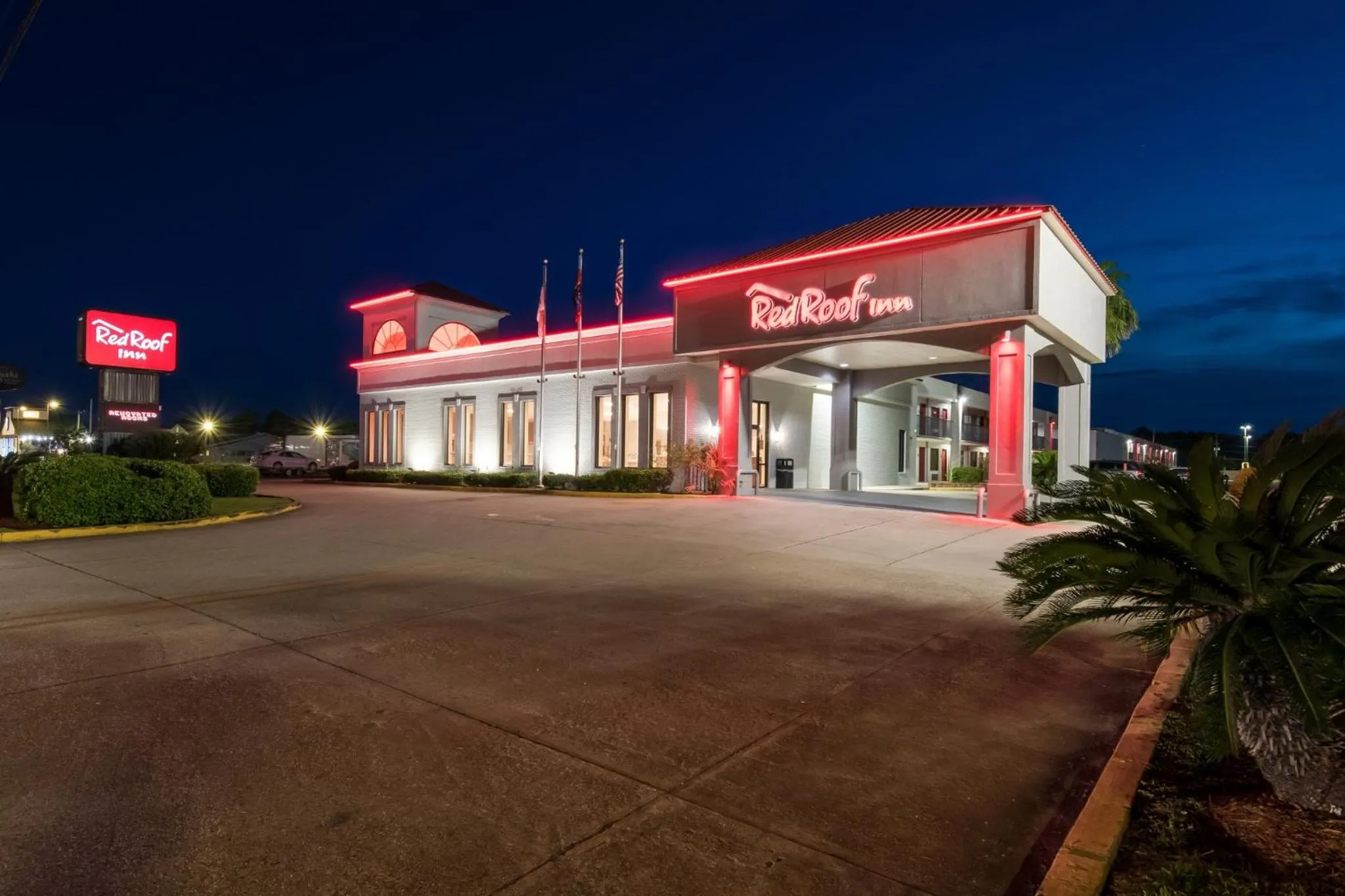Property building in Red Roof Inn Gulfport - Biloxi Airport