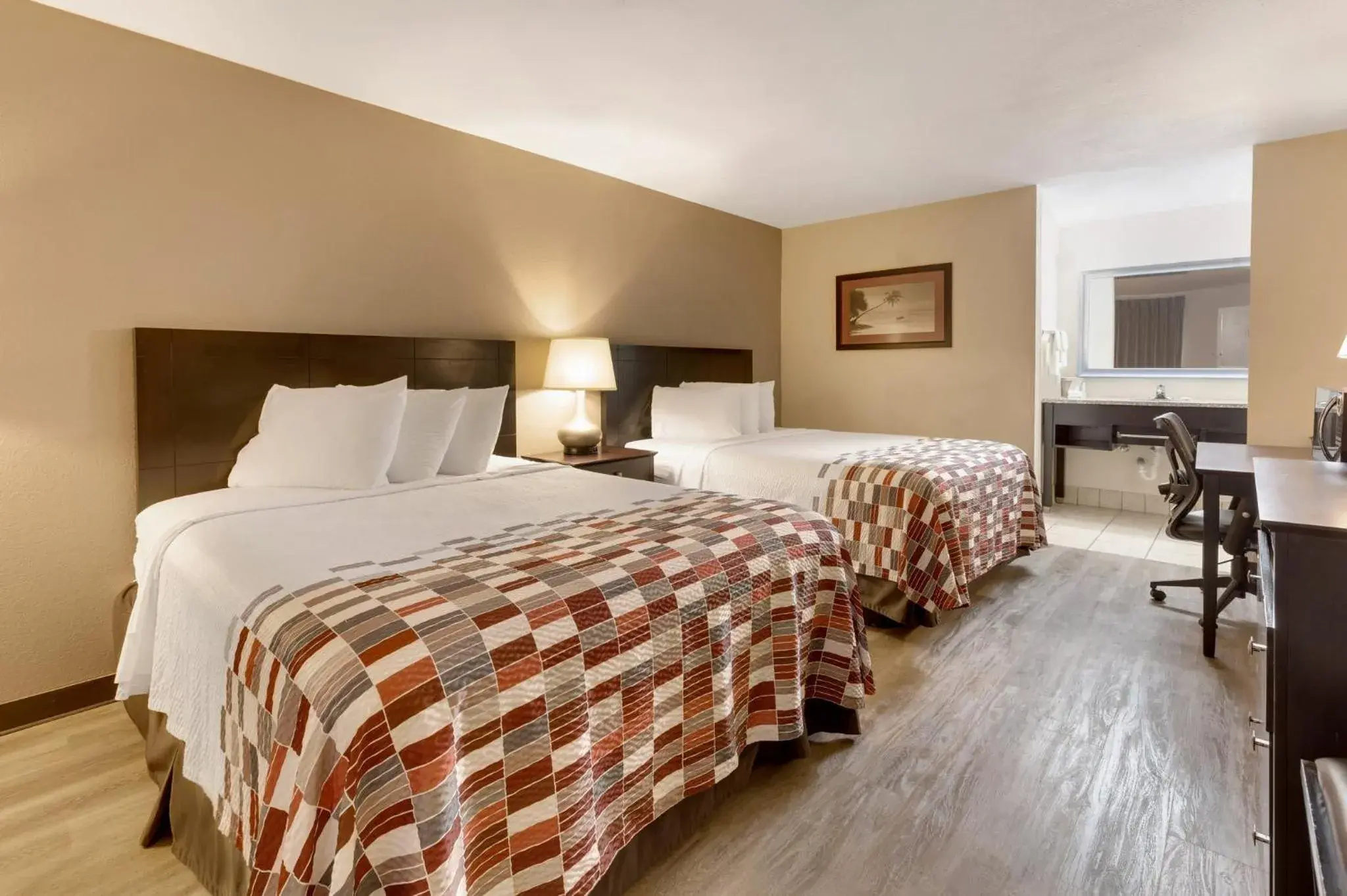 Superior Queen Room with Two Queen Beds nonsmoking in Red Roof Inn Gulfport - Biloxi Airport Superior Queen Room with Two Queen Beds nonsmoking in Red Roof Inn Gulfport - Biloxi Airport