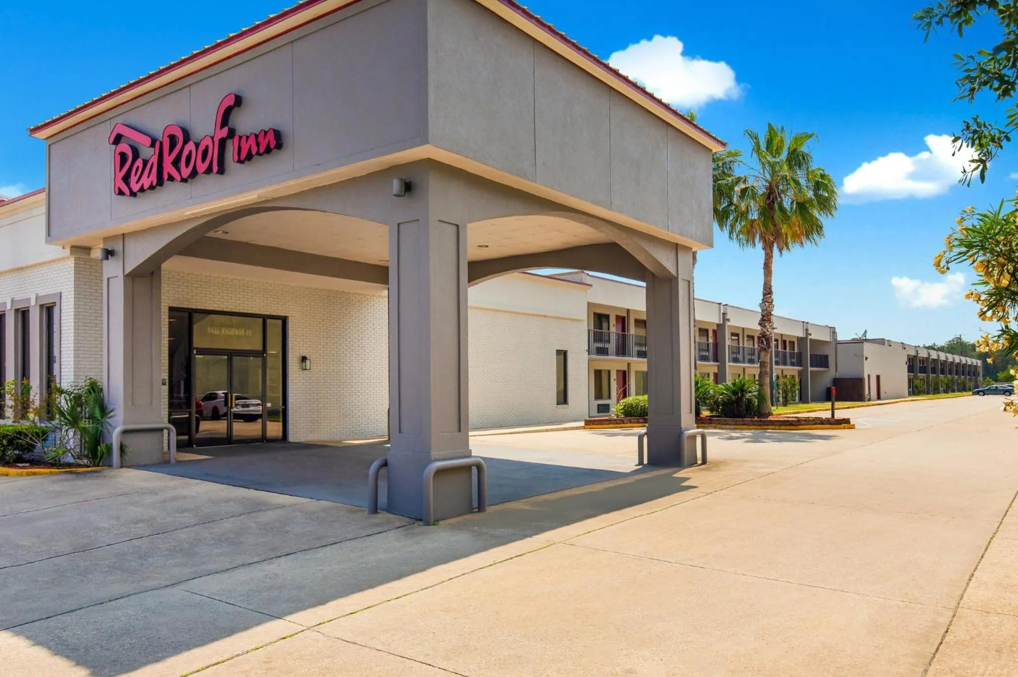 Property building in Red Roof Inn Gulfport - Biloxi Airport