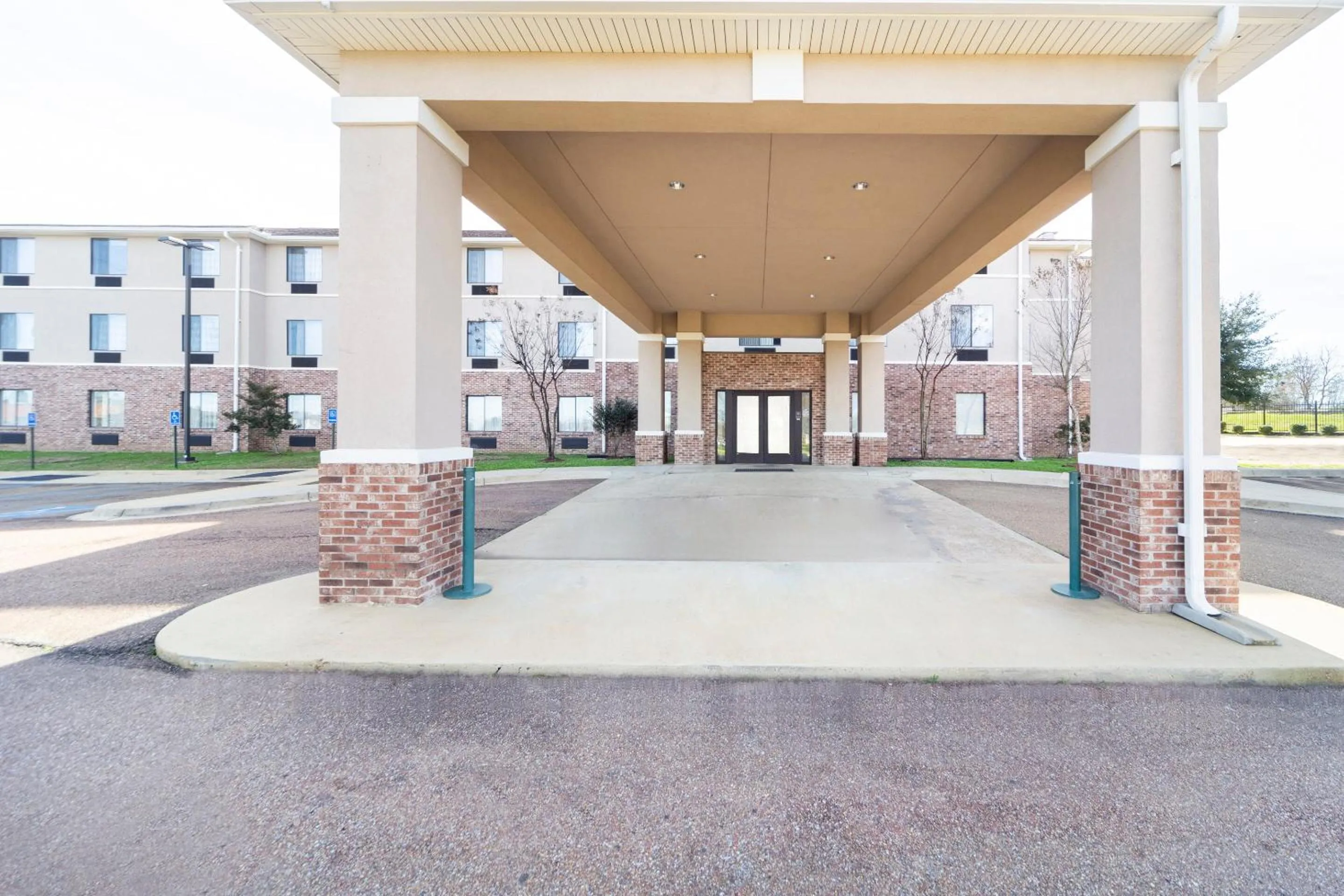 Facade/entrance, Property Building in Ramada by Wyndham Jackson MS