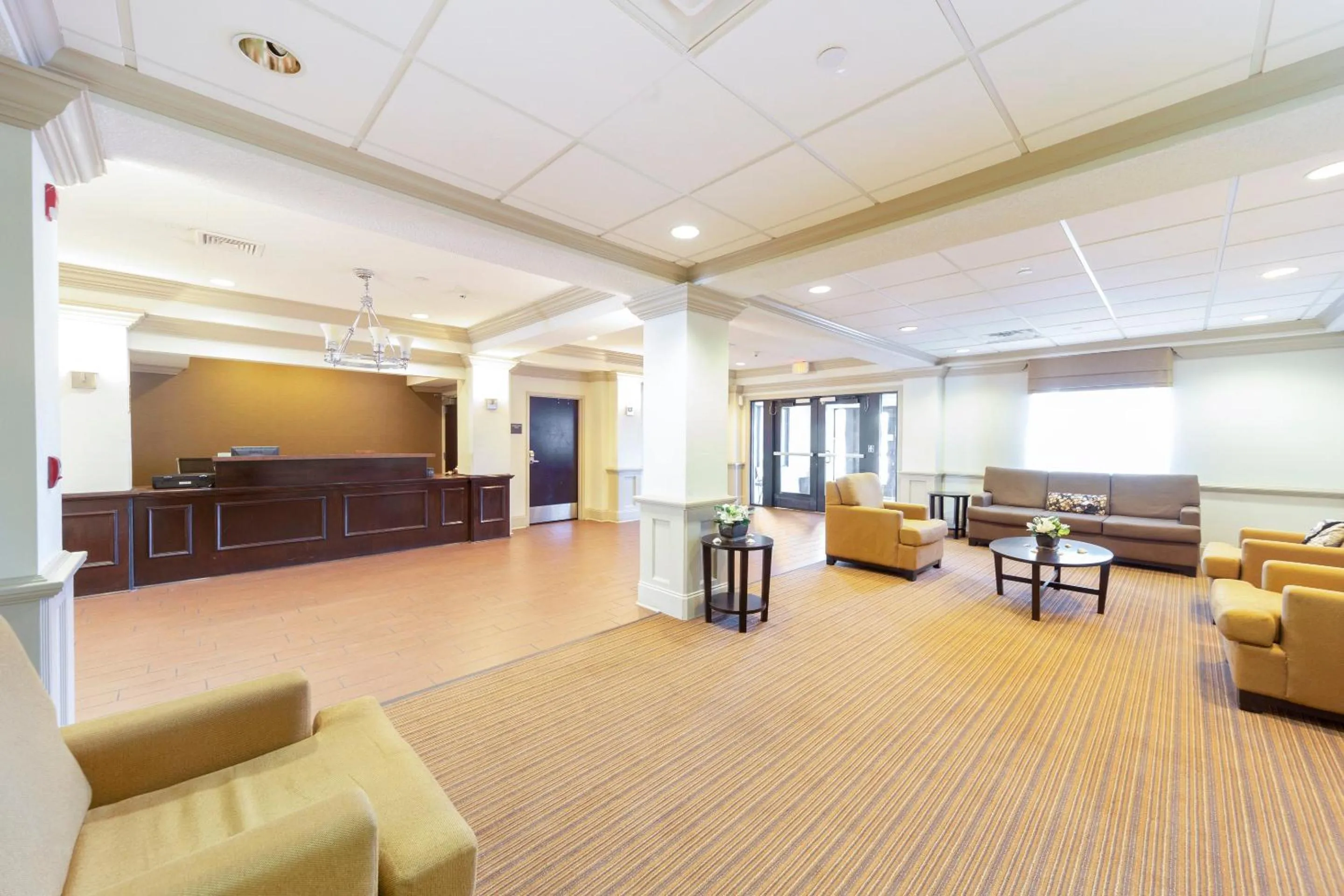 Lobby or reception, Seating Area in Ramada by Wyndham Jackson MS