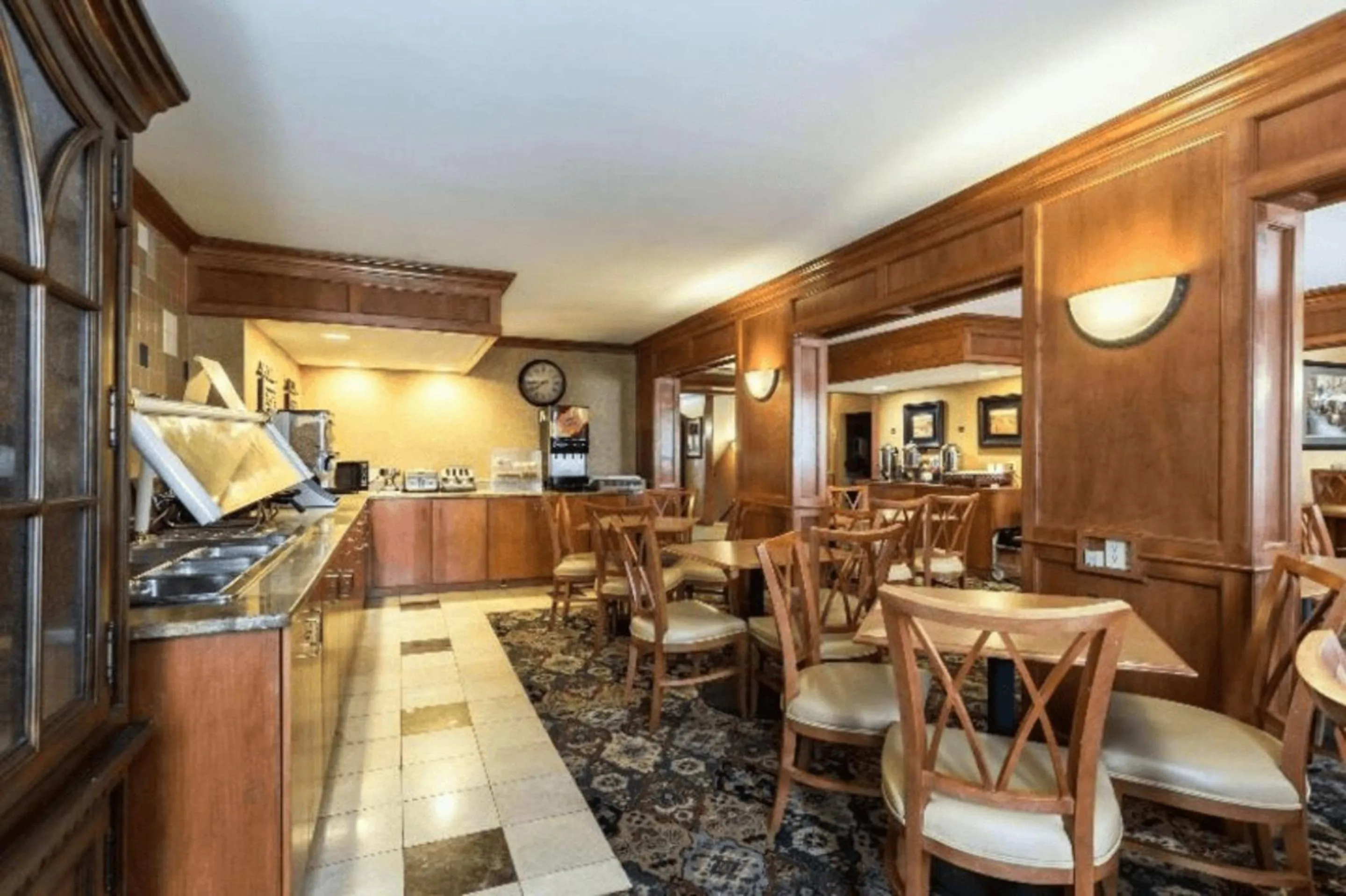 Restaurant/places to eat in Studio 6 Suites Tupelo, MS