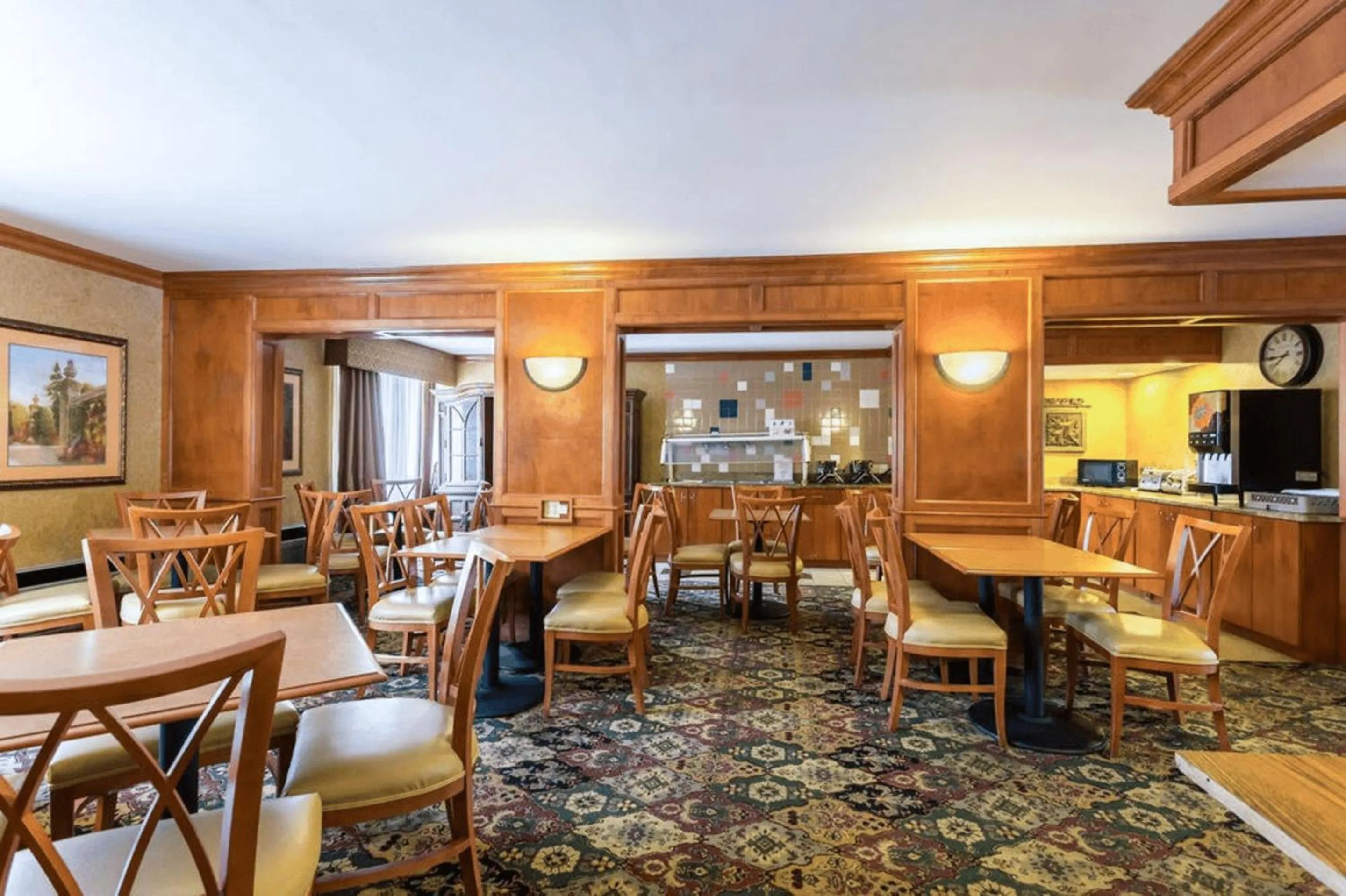 Restaurant/places to eat in Studio 6 Suites Tupelo, MS