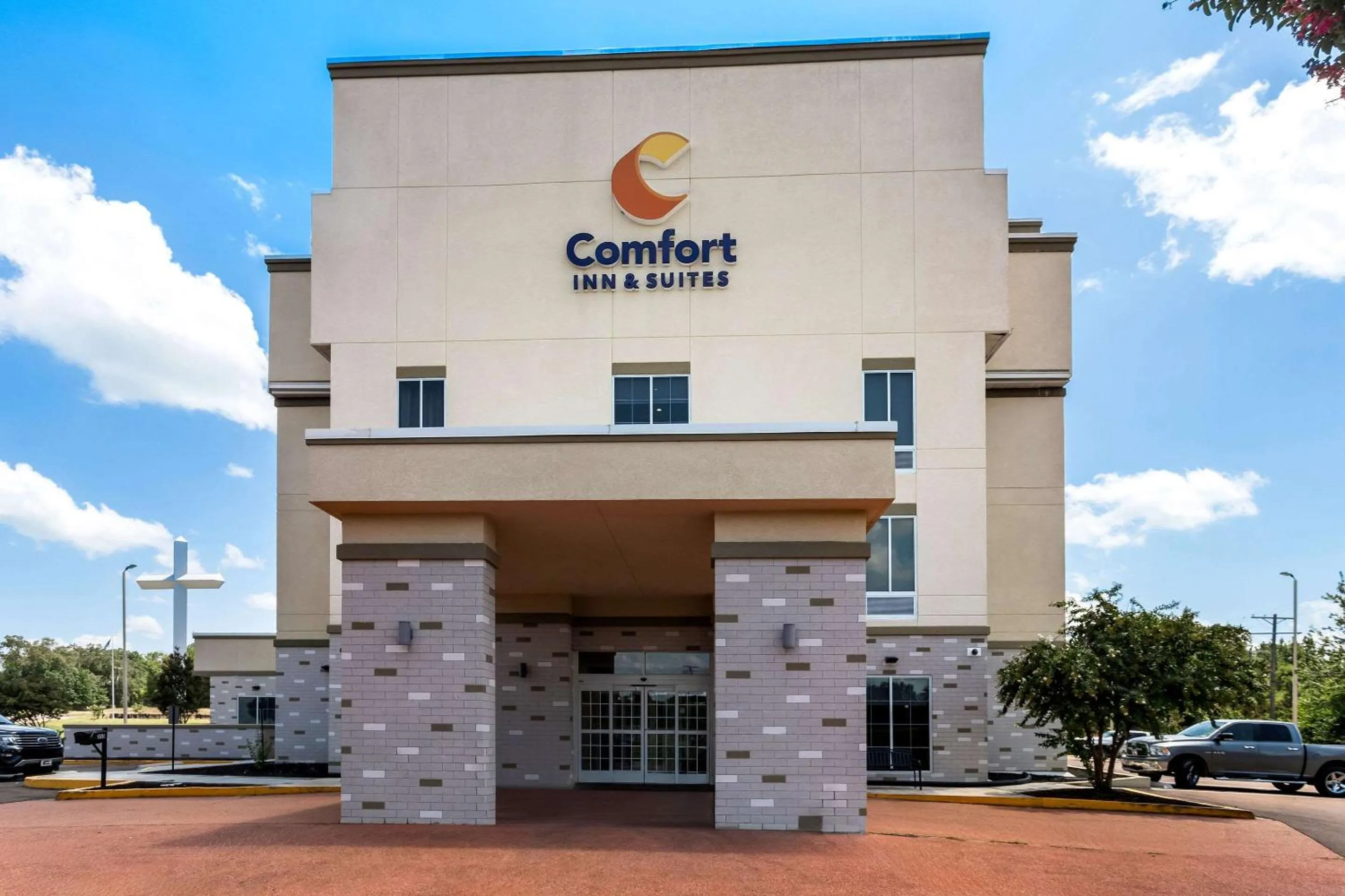 Property building in Comfort Inn & Suites Grenada
