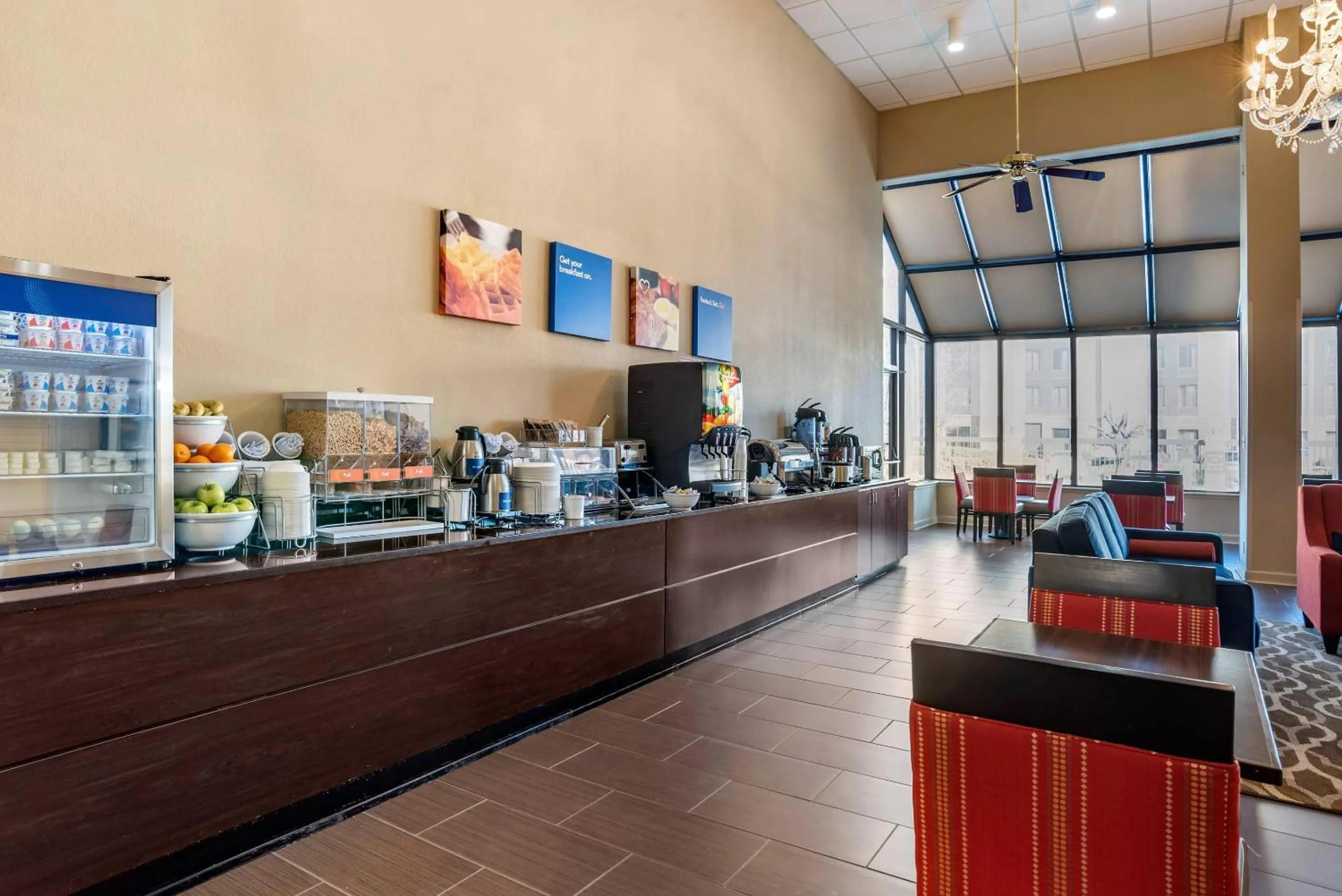 Breakfast in Comfort Inn Pearl-Jackson