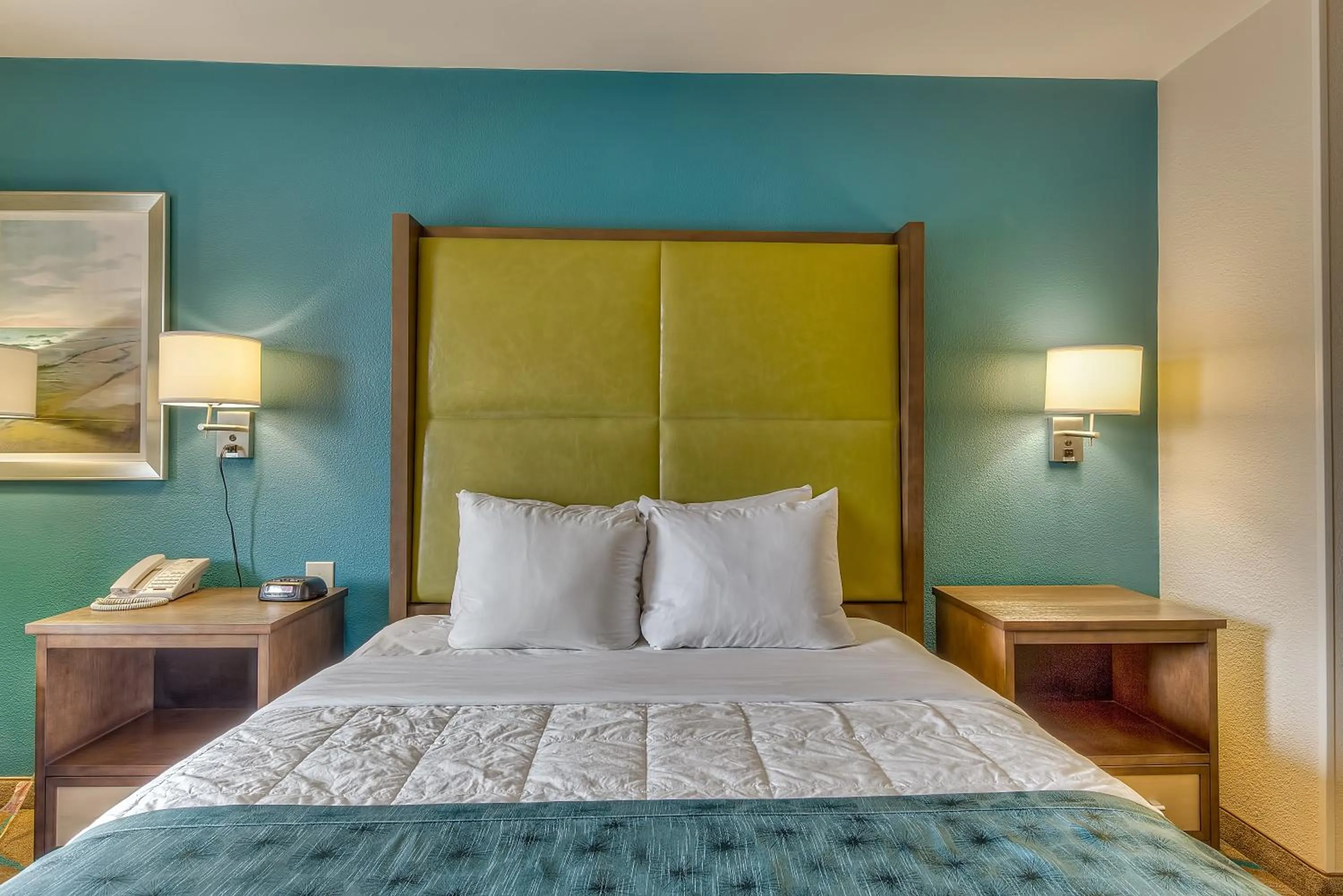 Bed in Quality Inn Gulfport I-10