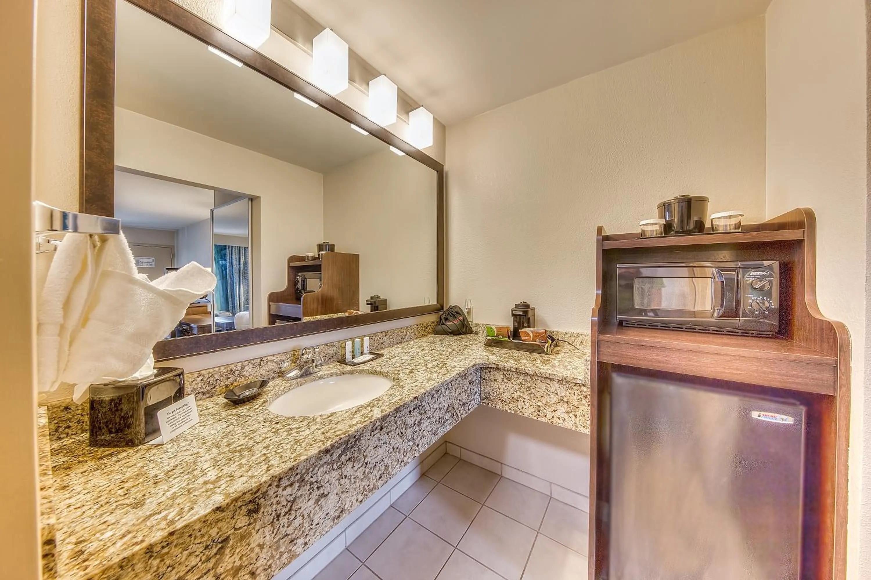 Bathroom in Quality Inn Gulfport I-10