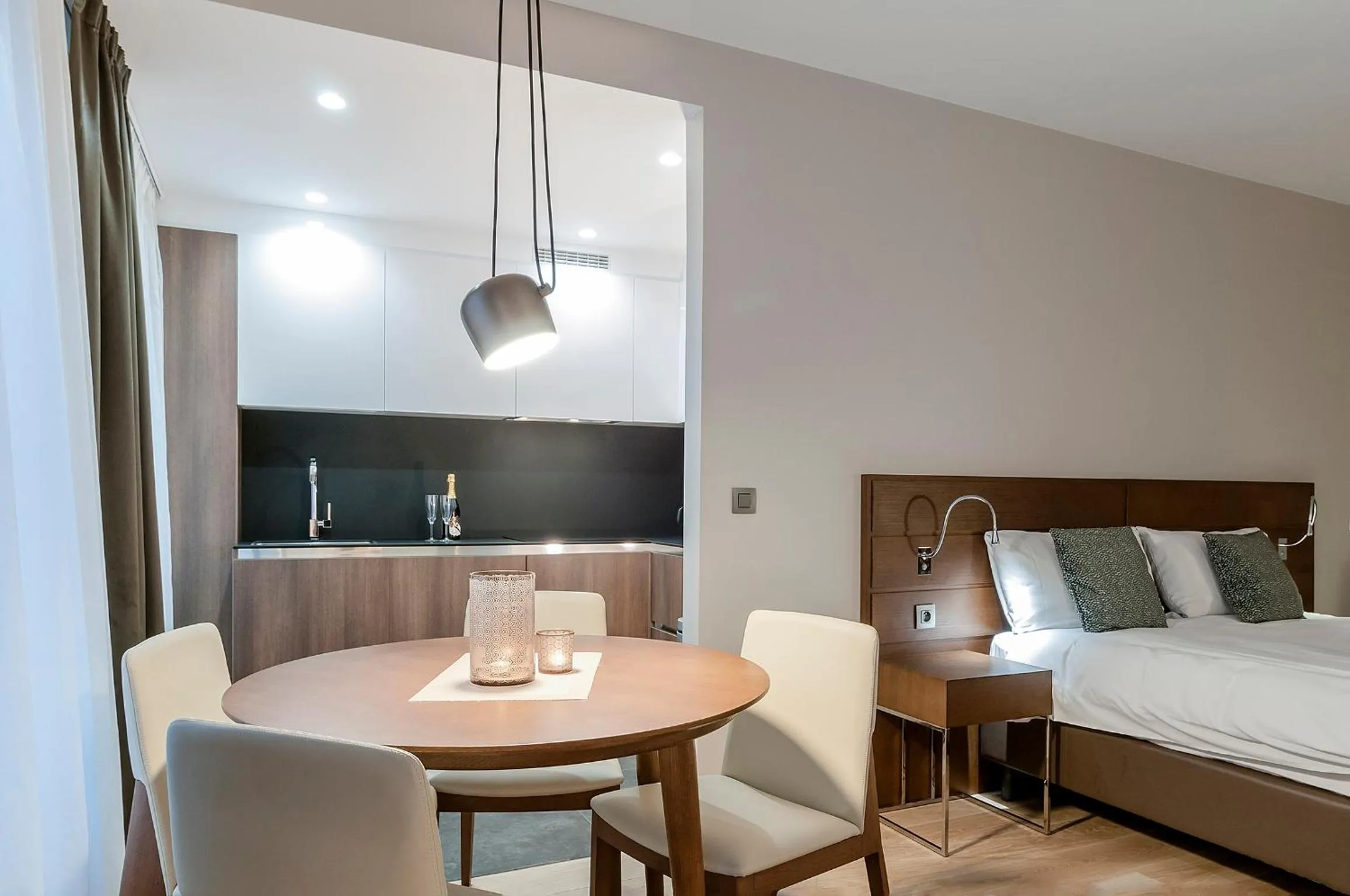 Kitchen or kitchenette, Bed in Aparthotel Residence Agenda