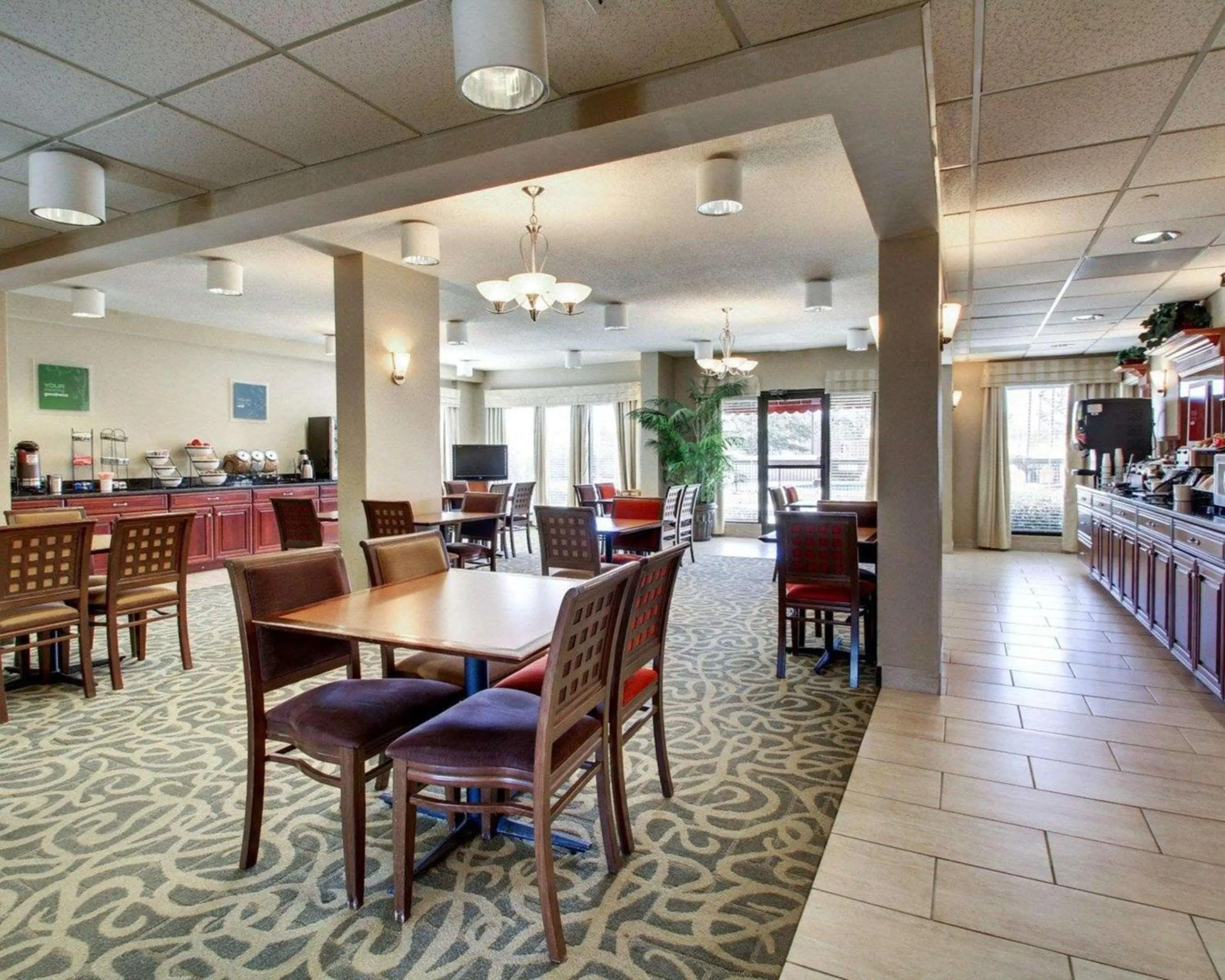 Restaurant/places to eat in Comfort Inn Moss Point Pascagoula