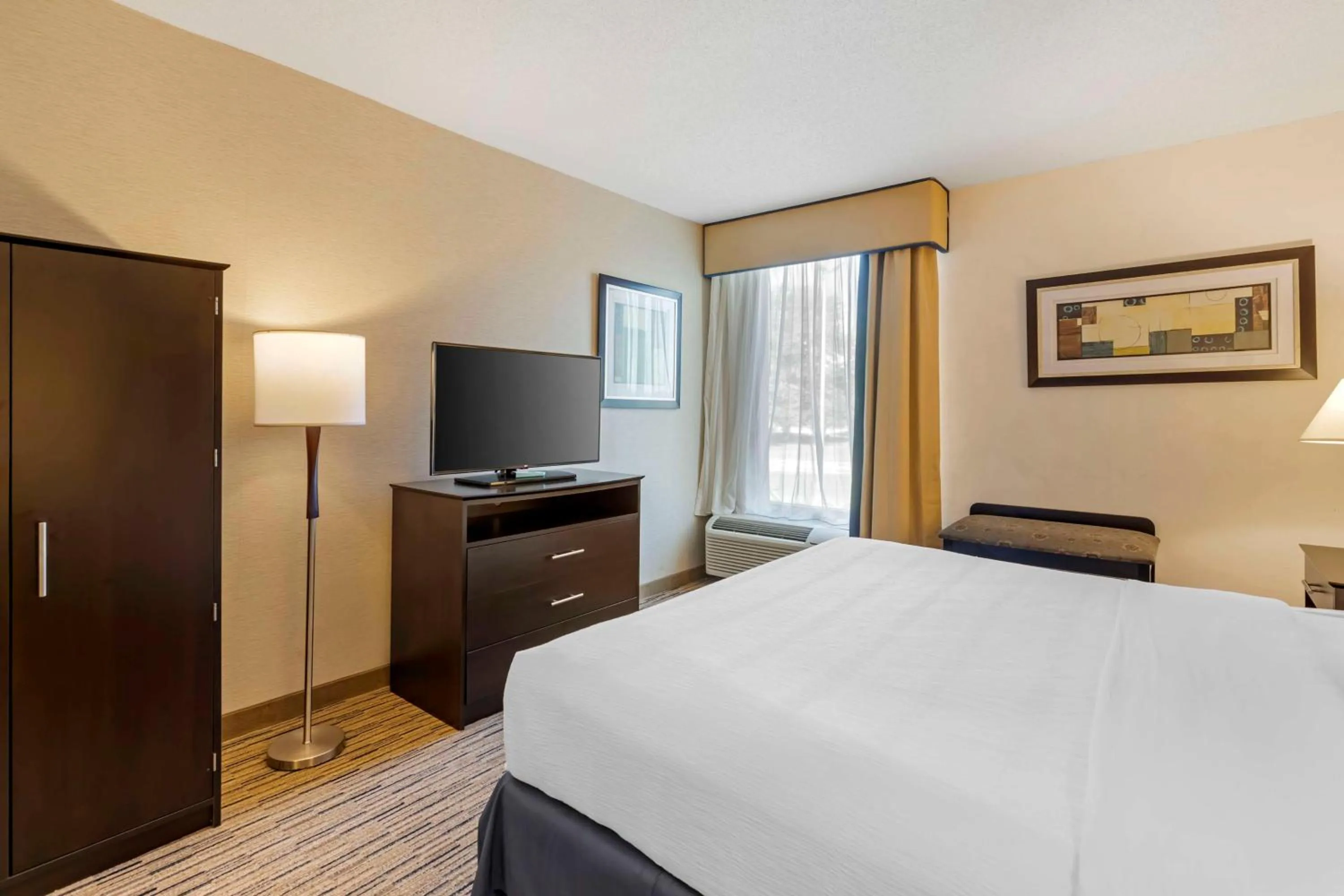 Bedroom, Bed in Best Western New Albany