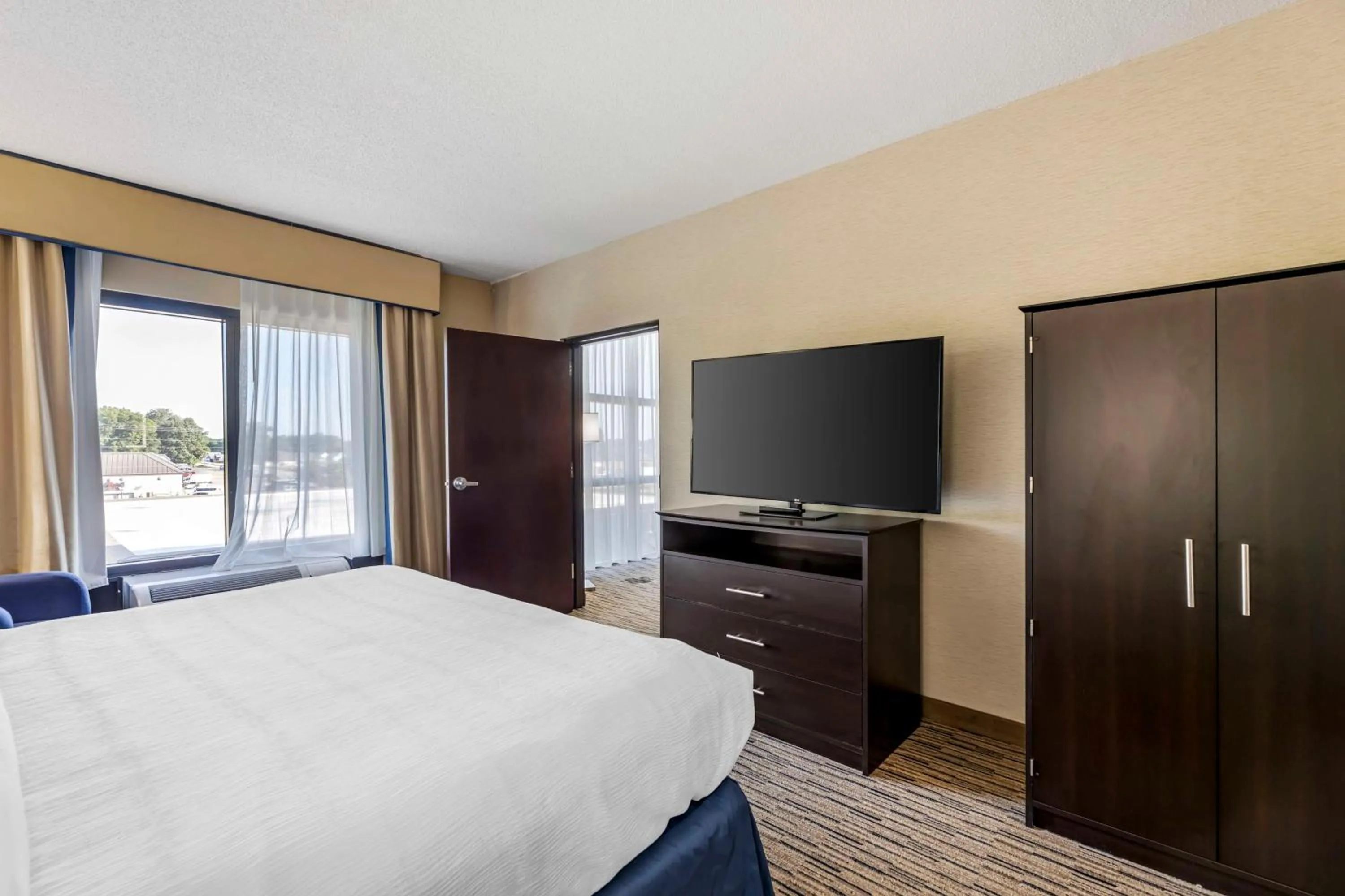 Bedroom, Bed in Best Western New Albany