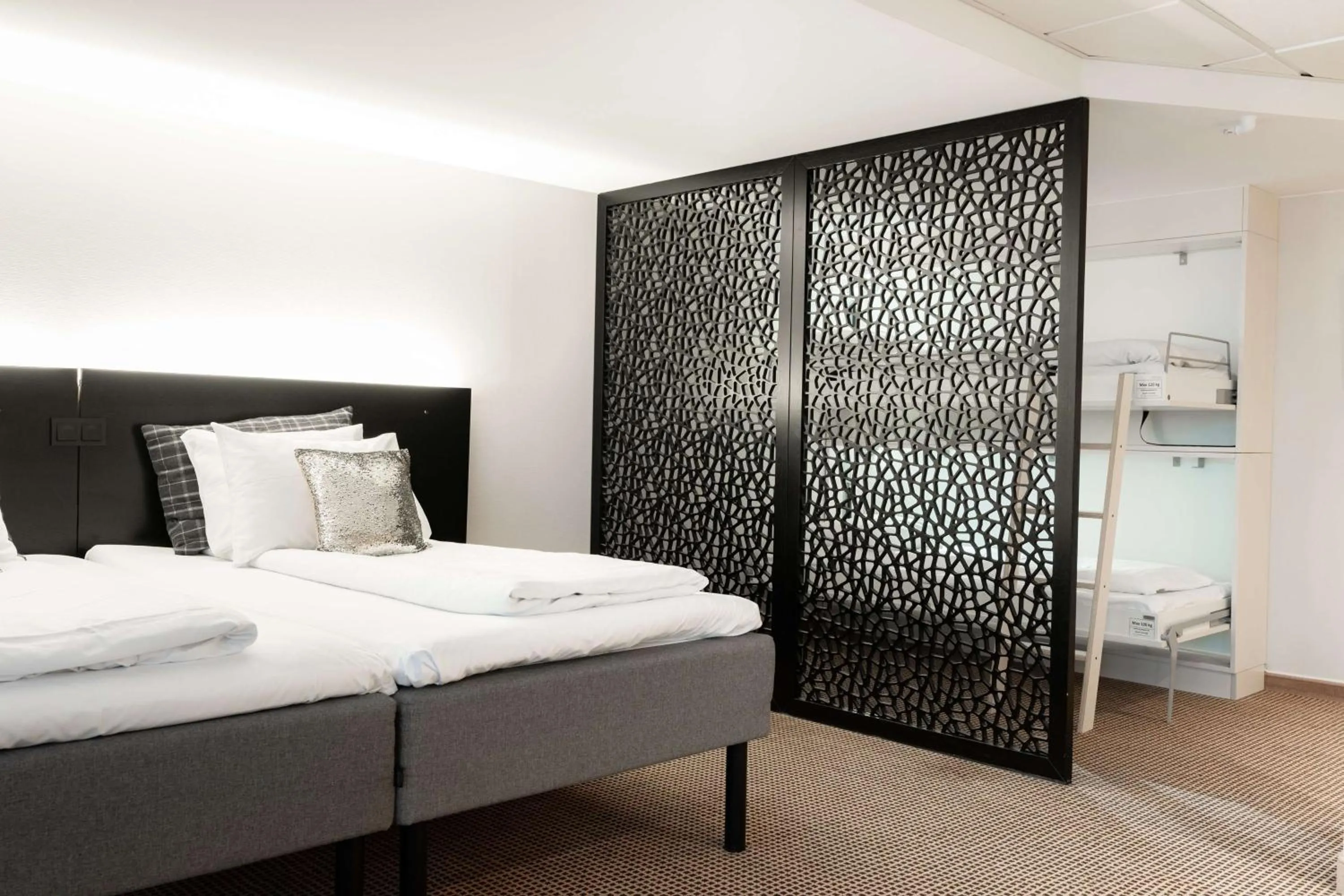 Bedroom, Bed in Scandic Seilet Hotel