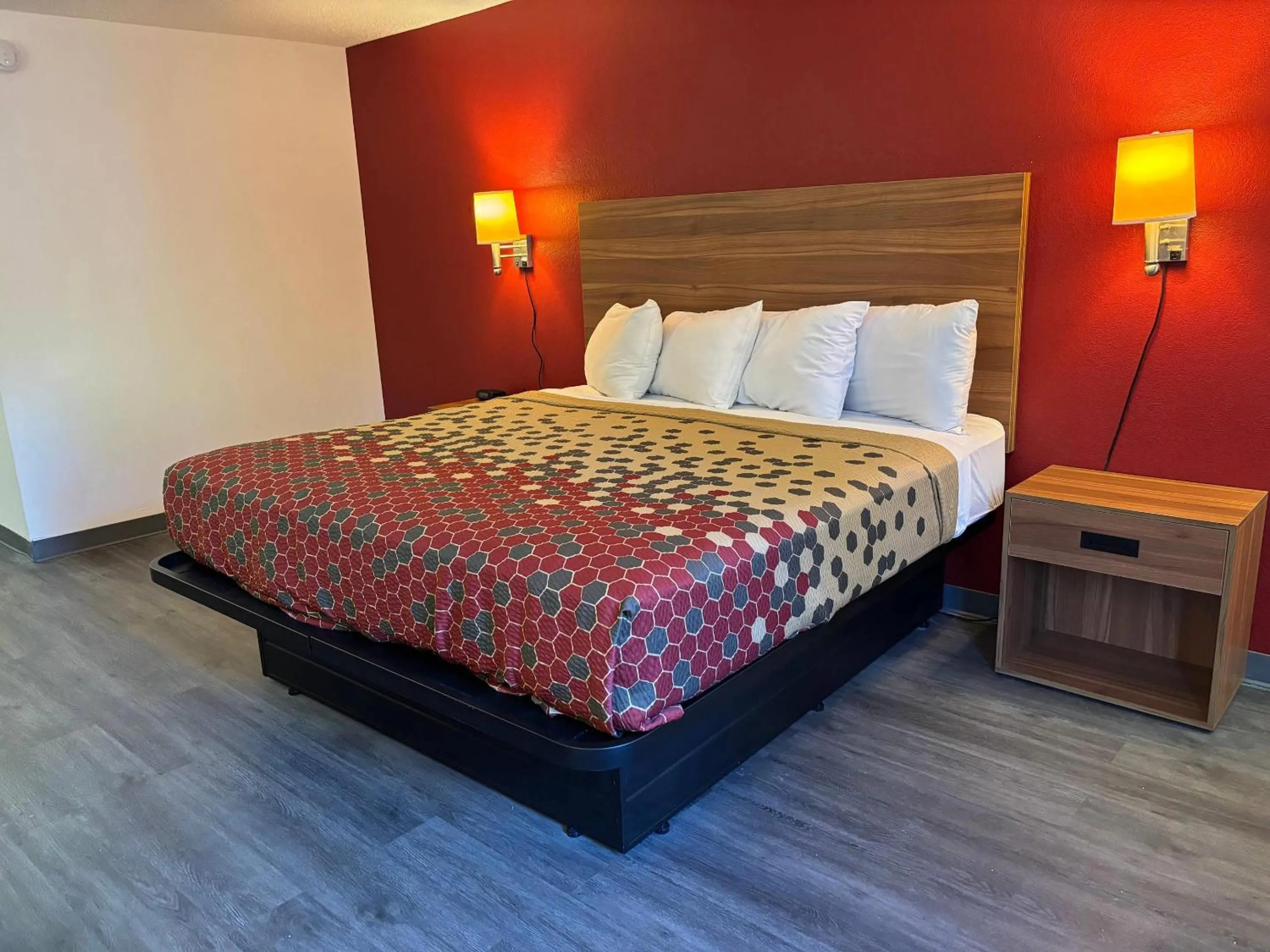 Bedroom, Bed in Econo Lodge Yazoo City