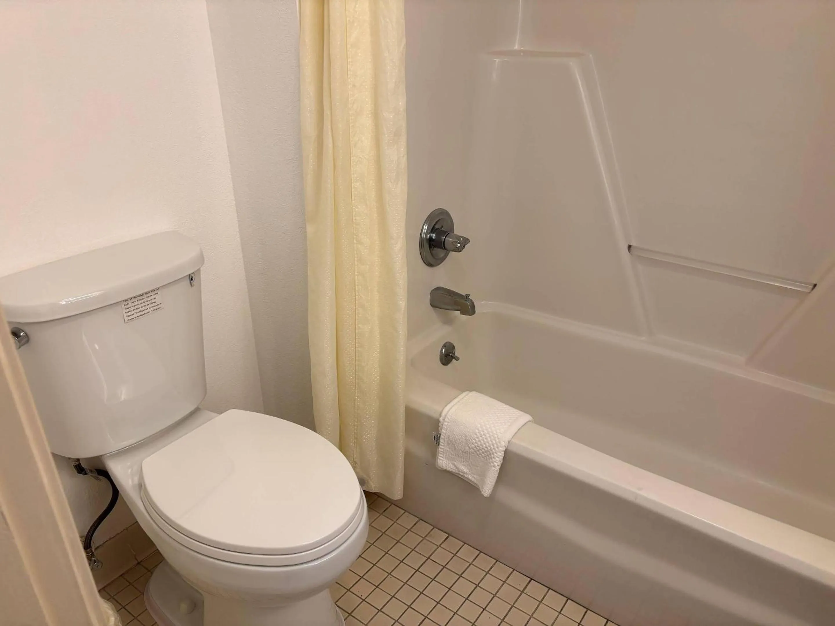 Bedroom in Econo Lodge Yazoo City