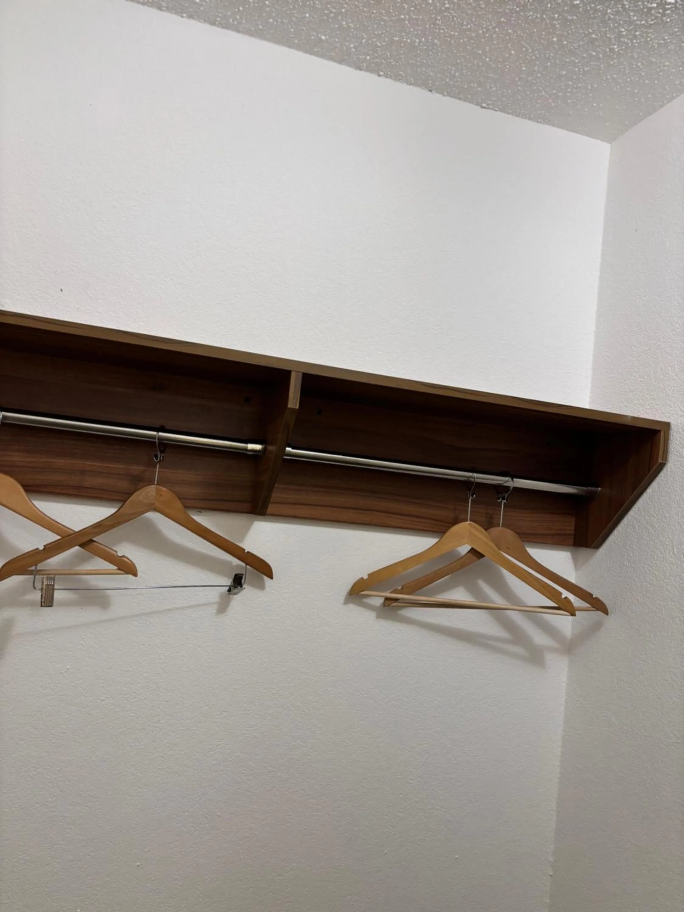 wardrobe in Econo Lodge Yazoo City