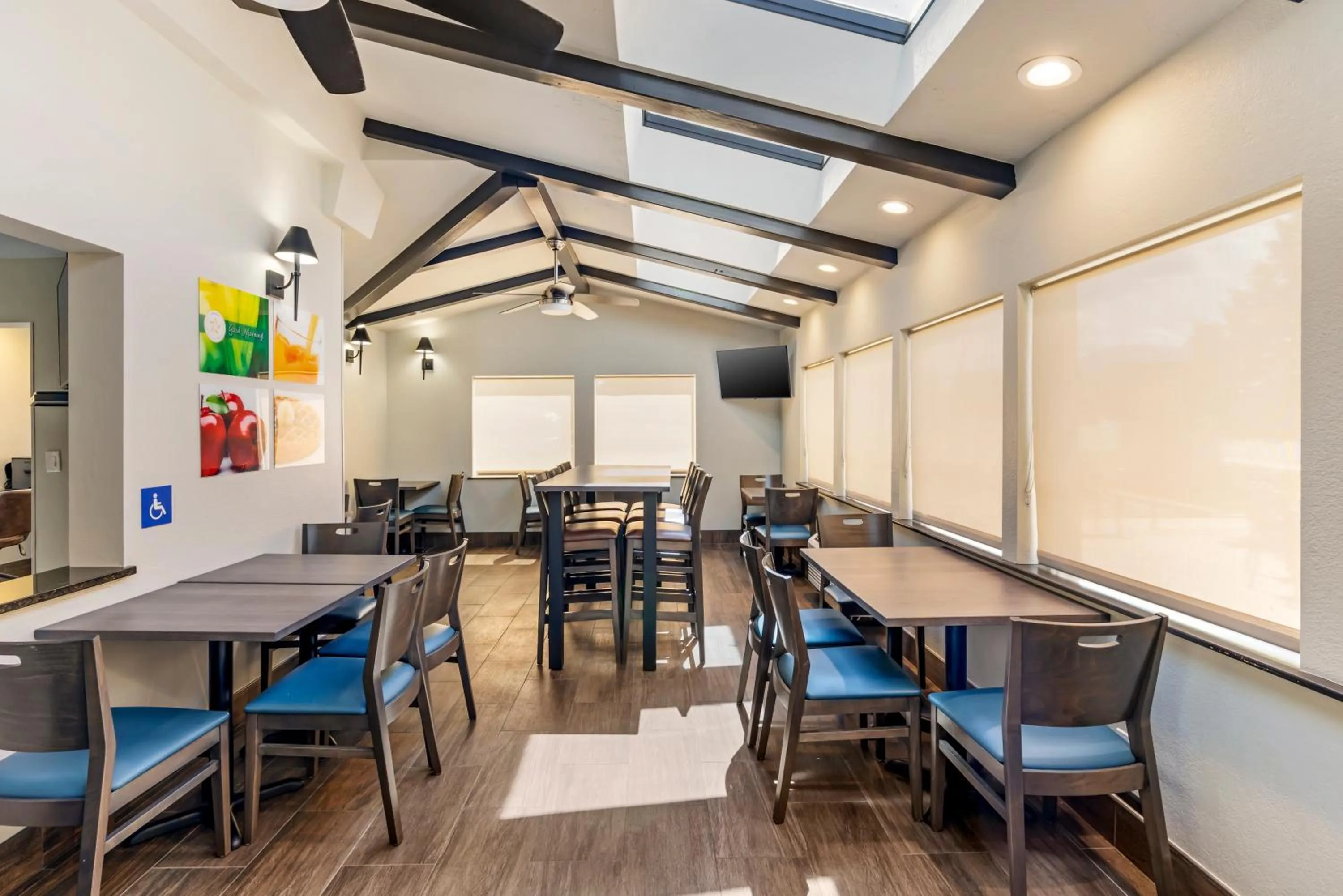 Breakfast in Quality Inn Red Lodge Gateway To Yellowstone