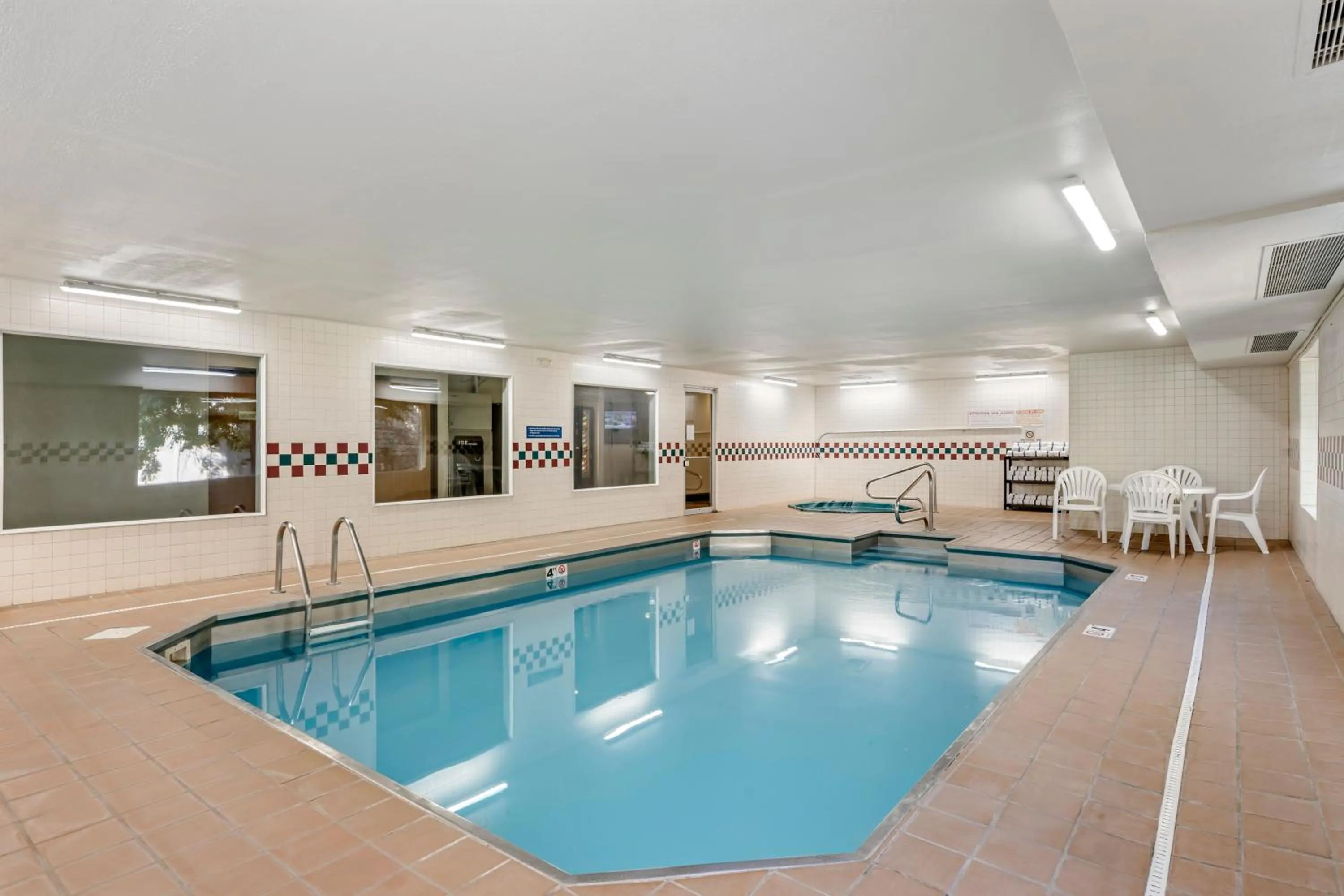 Swimming pool in Quality Inn Red Lodge Gateway To Yellowstone