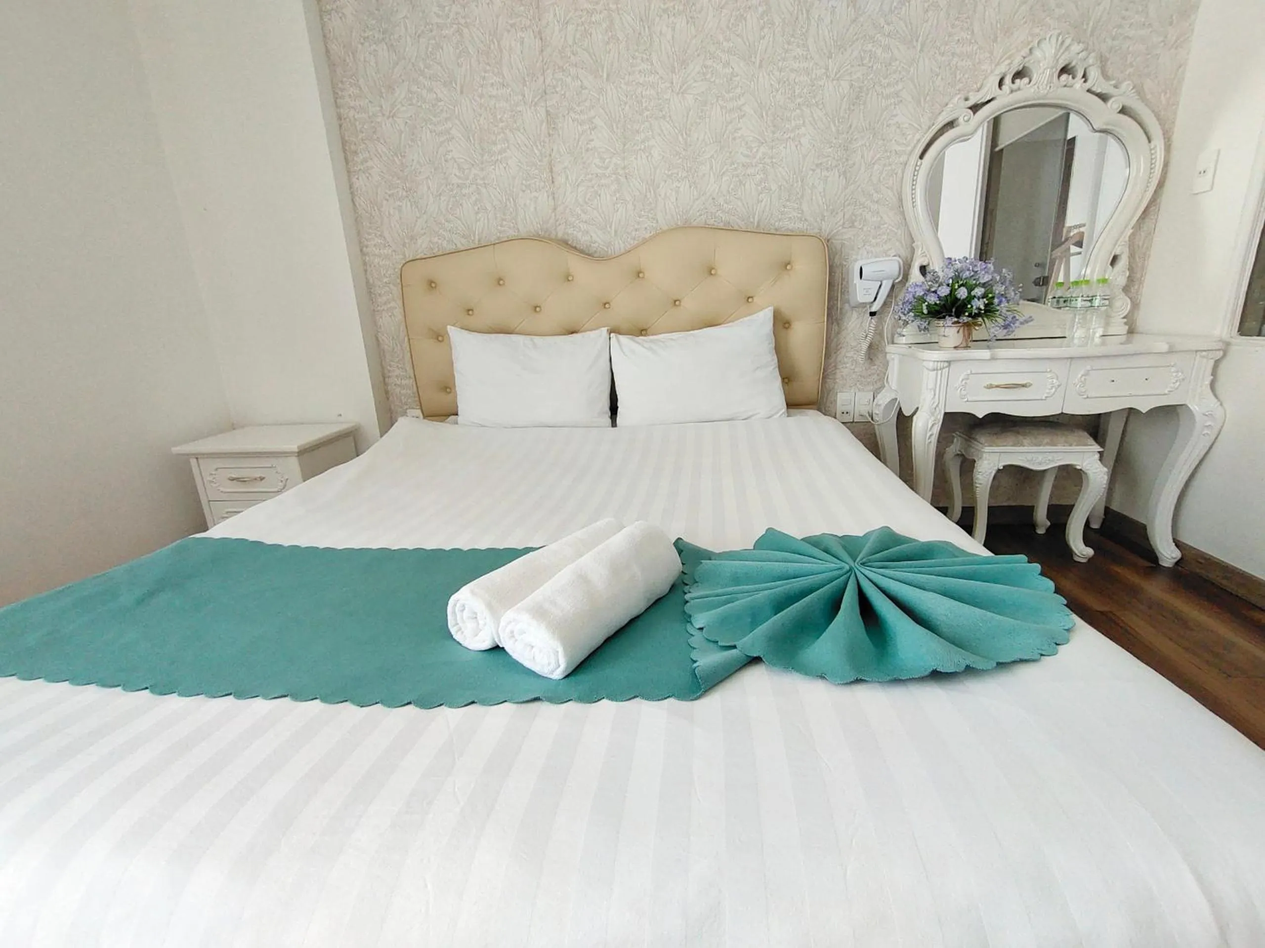 Bed in Ngàn Phố Studio & Love Hotel
