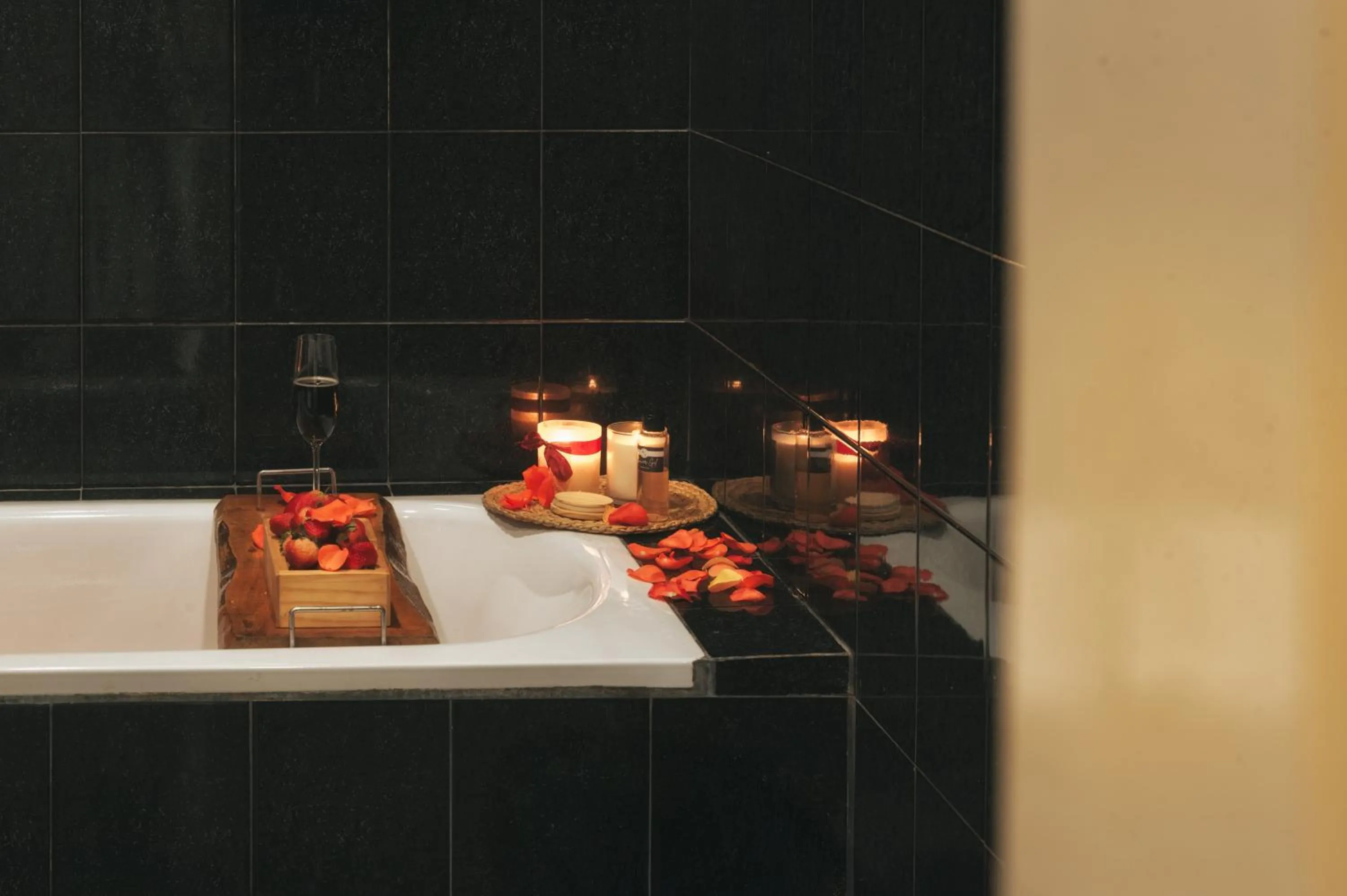 Bath in Ngàn Phố Studio & Love Hotel