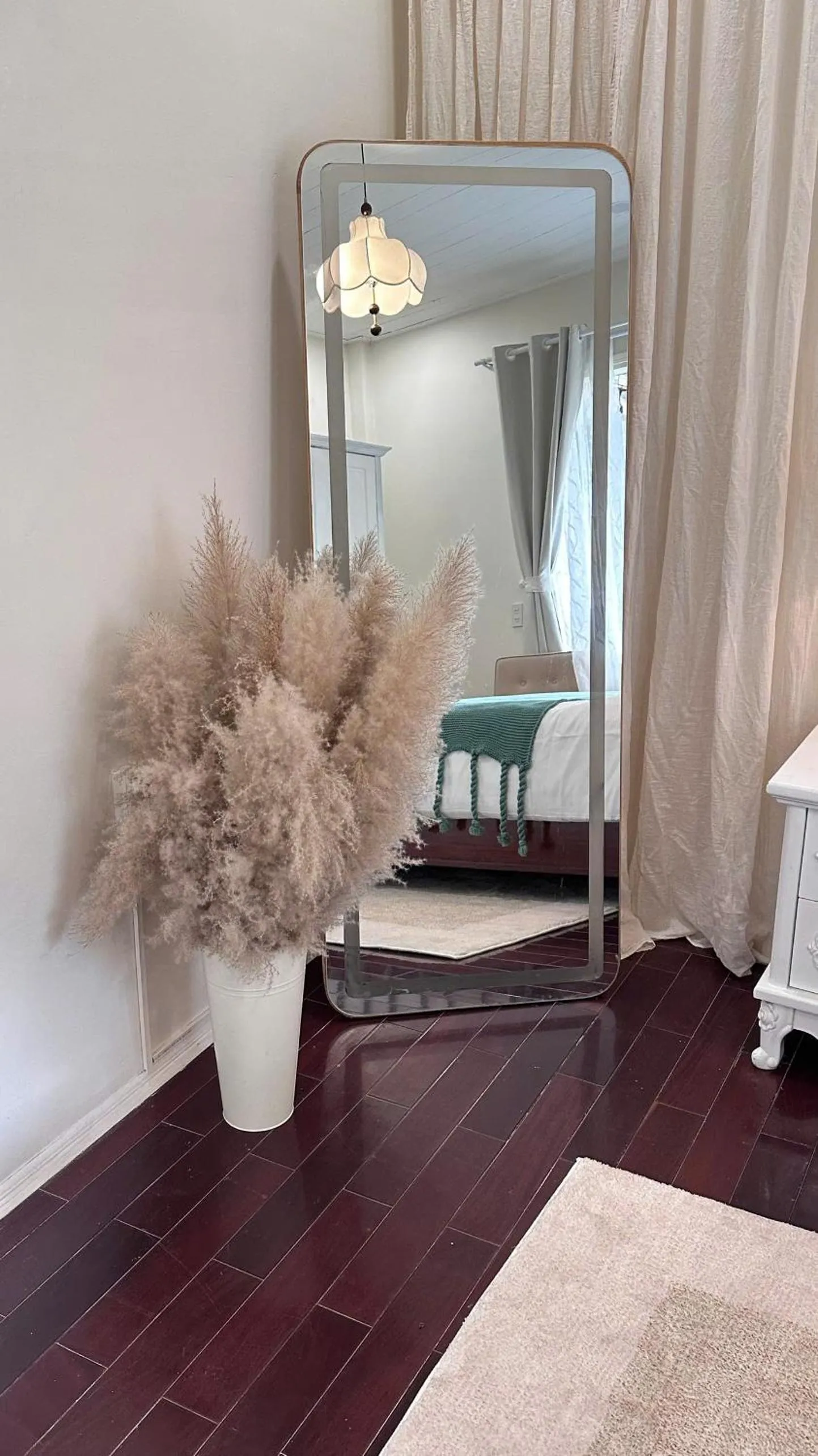 Photo of the whole room in Ngàn Phố Studio & Love Hotel