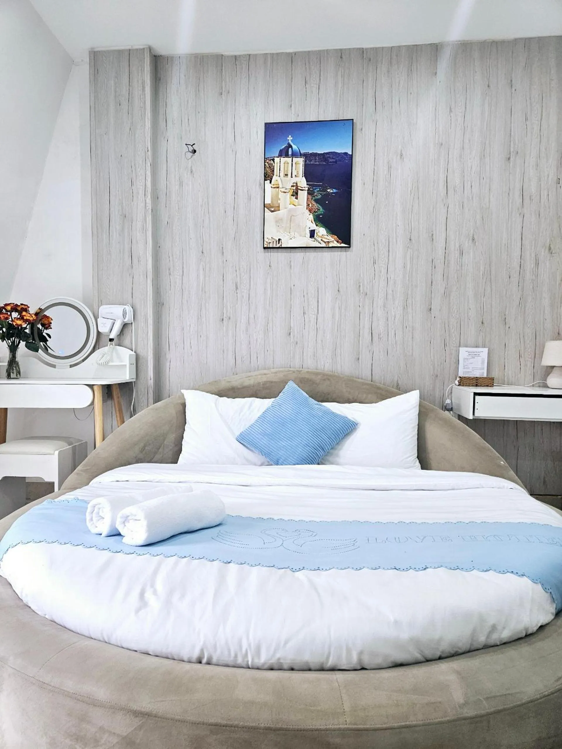 Bed in Ngàn Phố Studio & Love Hotel