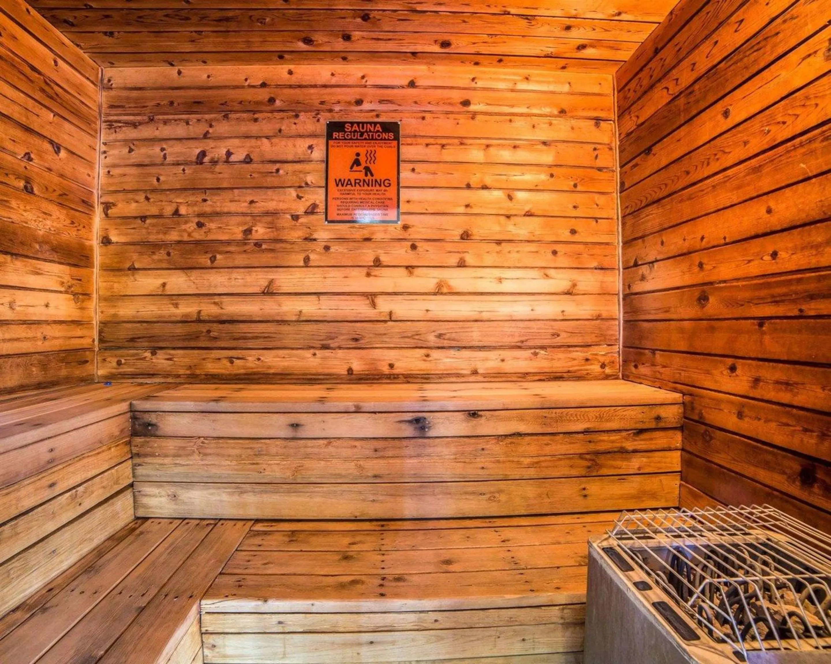 Swimming pool in Quality Inn Homestead Park