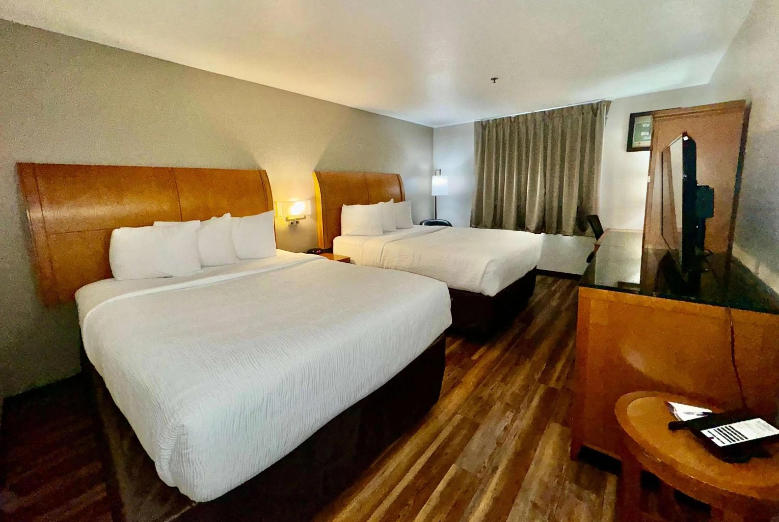 Photo of the whole room, Bed in Econo Lodge Missoula