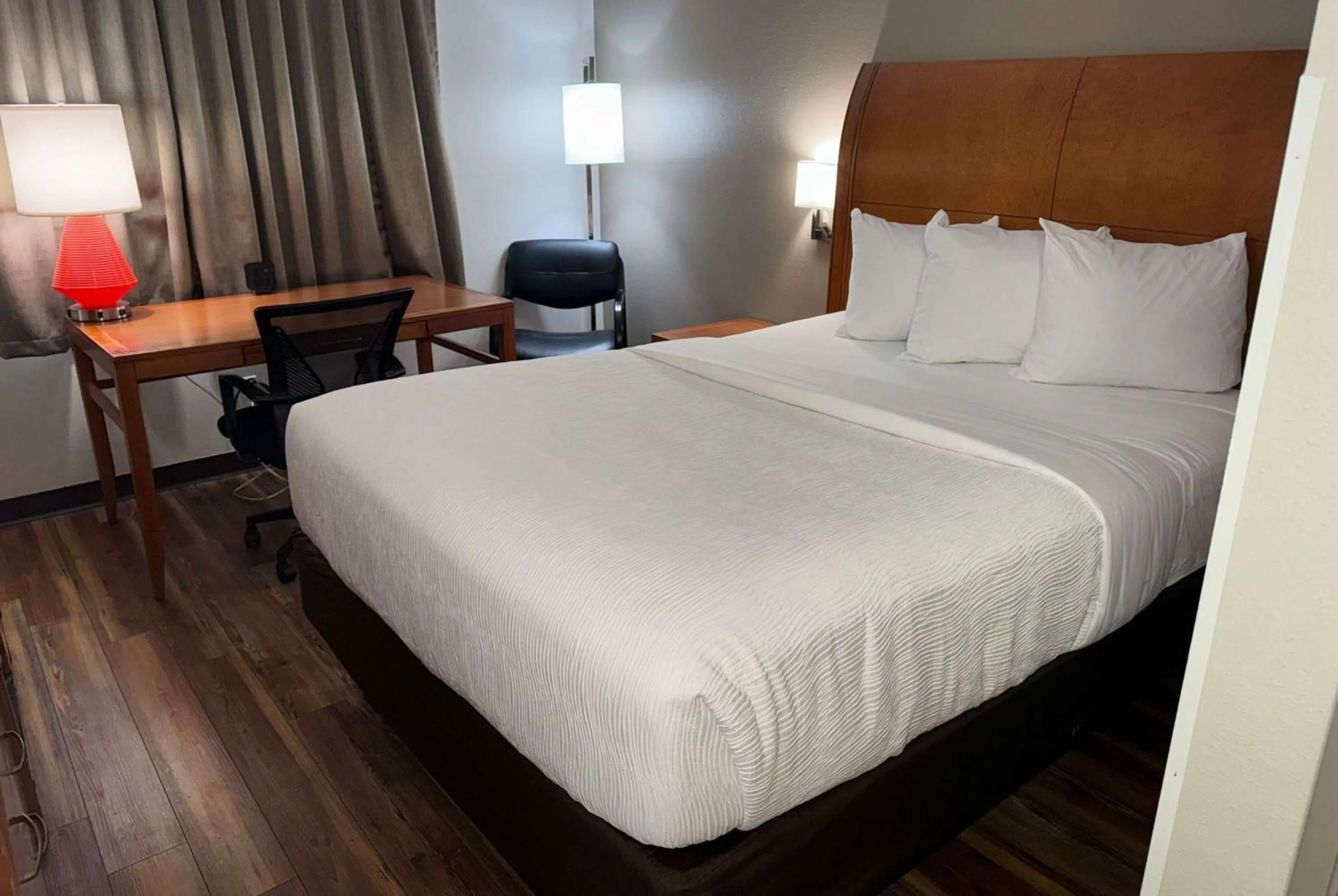 Photo of the whole room, Bed in Econo Lodge Missoula