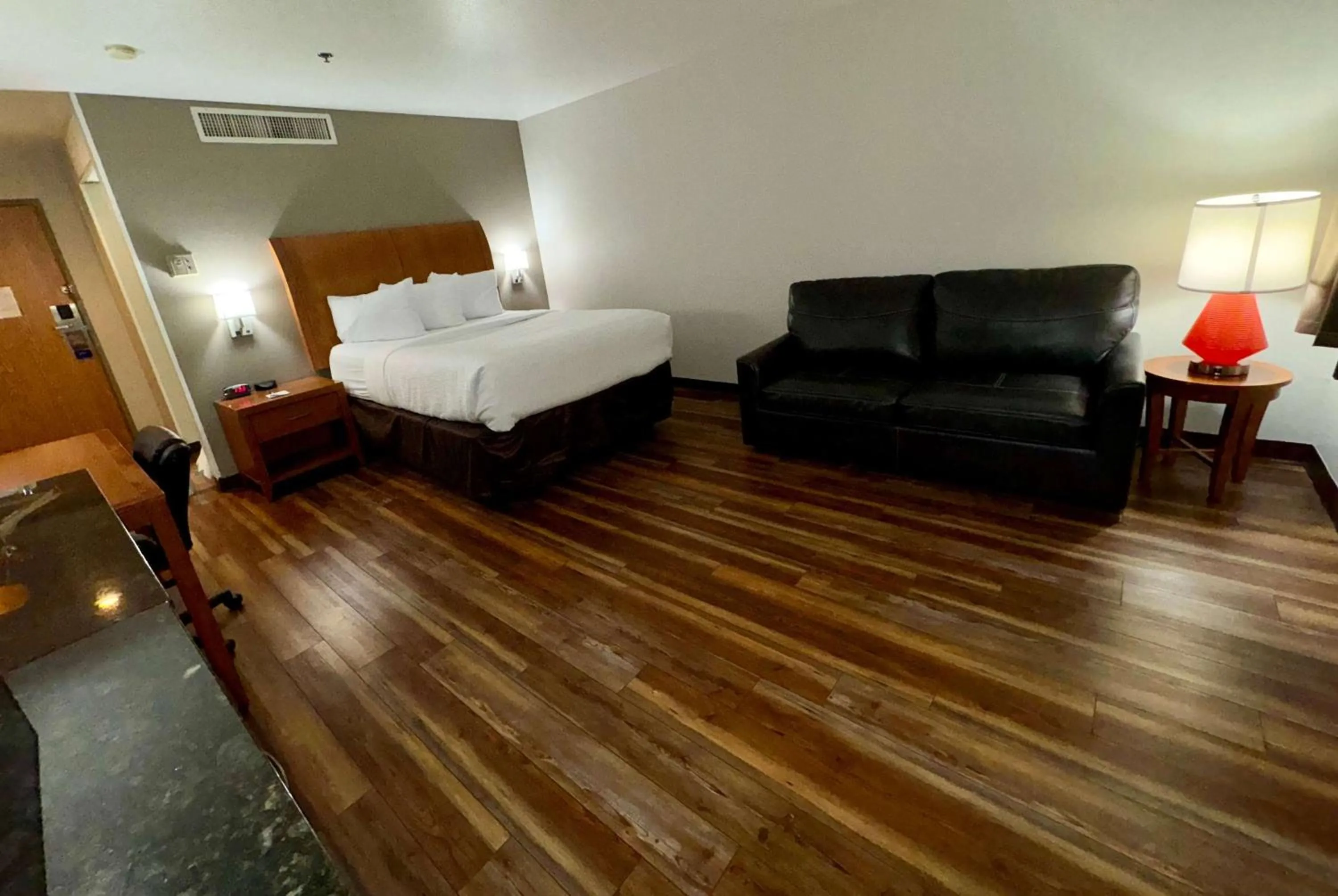 Photo of the whole room, Bed in Econo Lodge Missoula