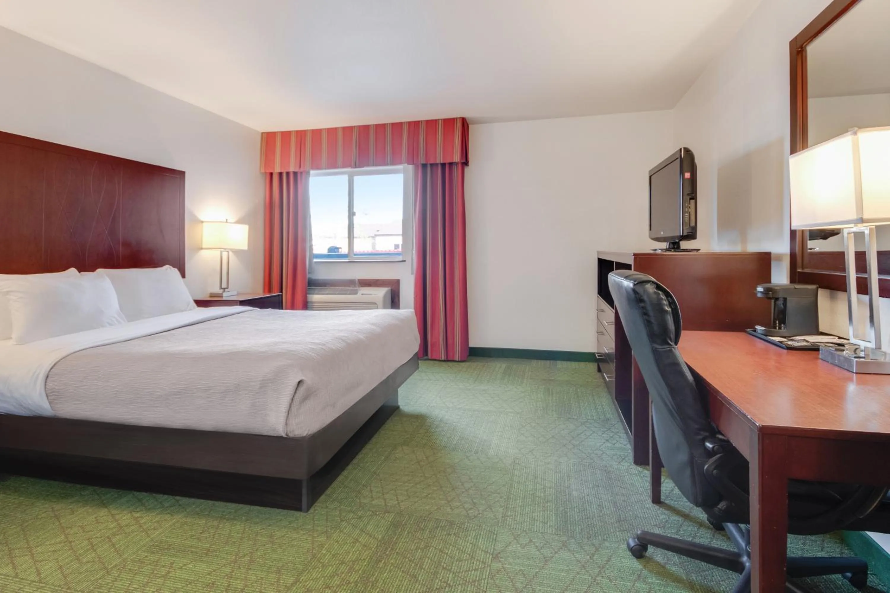 Photo of the whole room, Bed in Quality Inn Belgrade - Bozeman Yellowstone Airport
