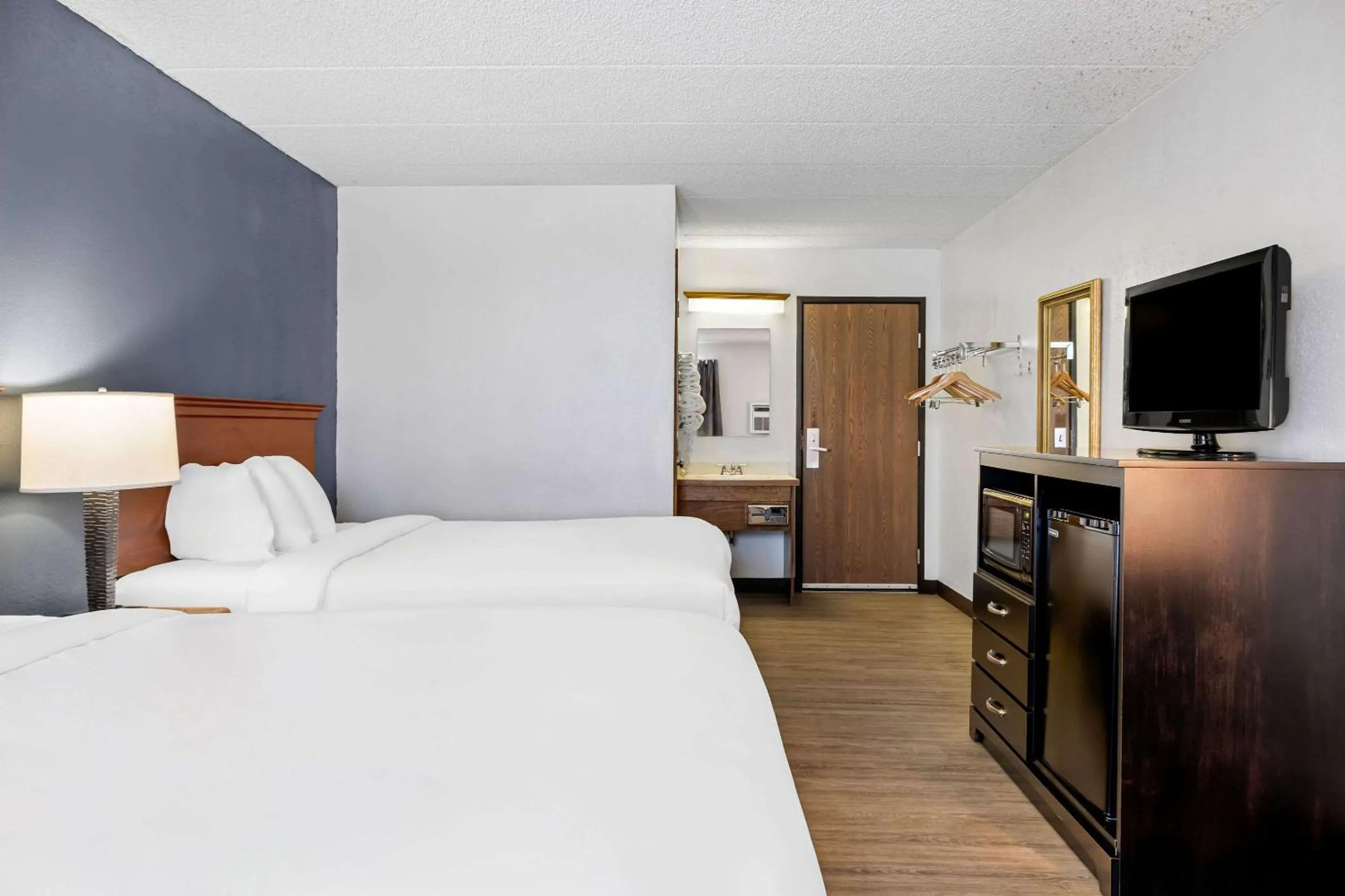 Bedroom, Bed in Econo Lodge Billings