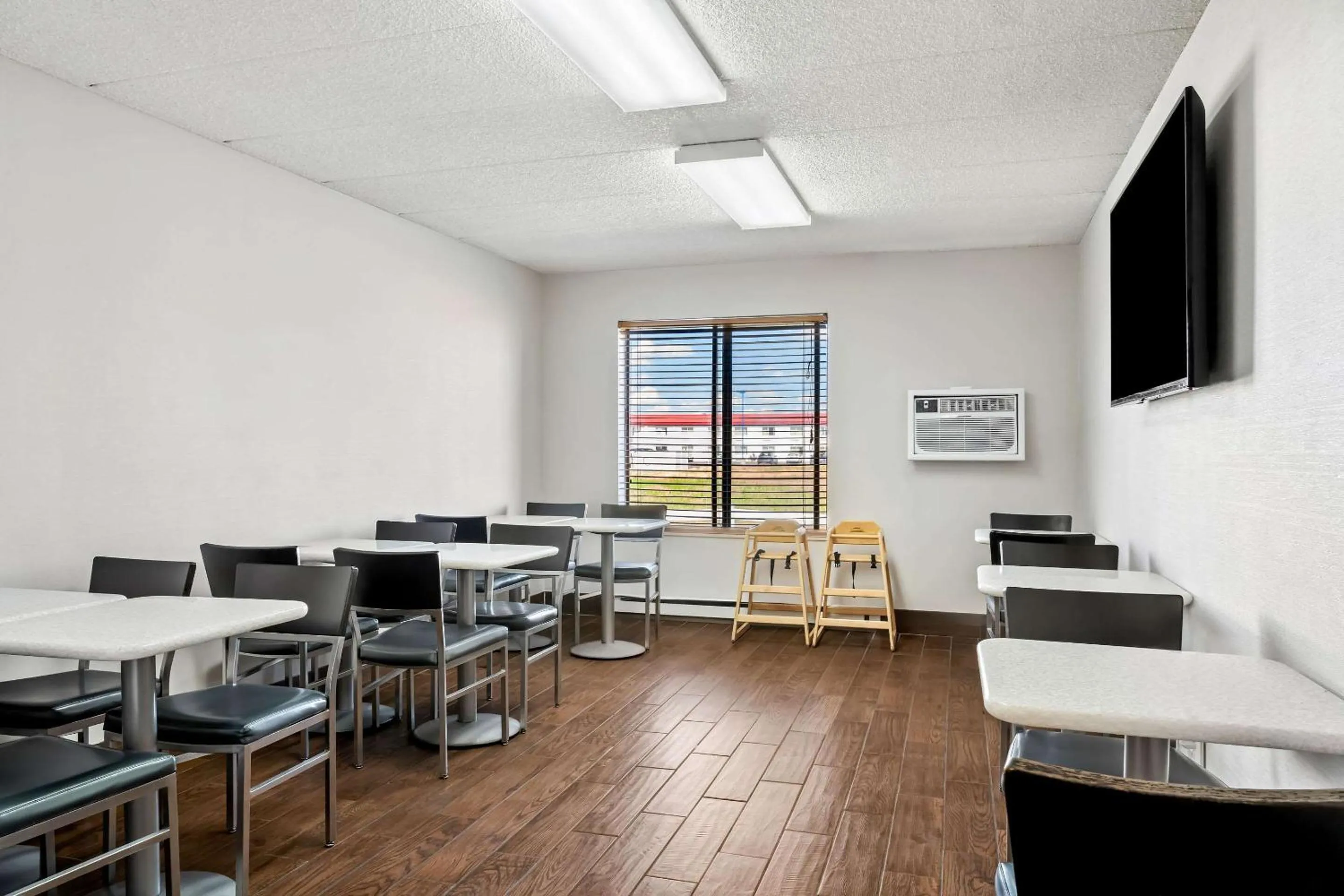 Breakfast in Econo Lodge Billings