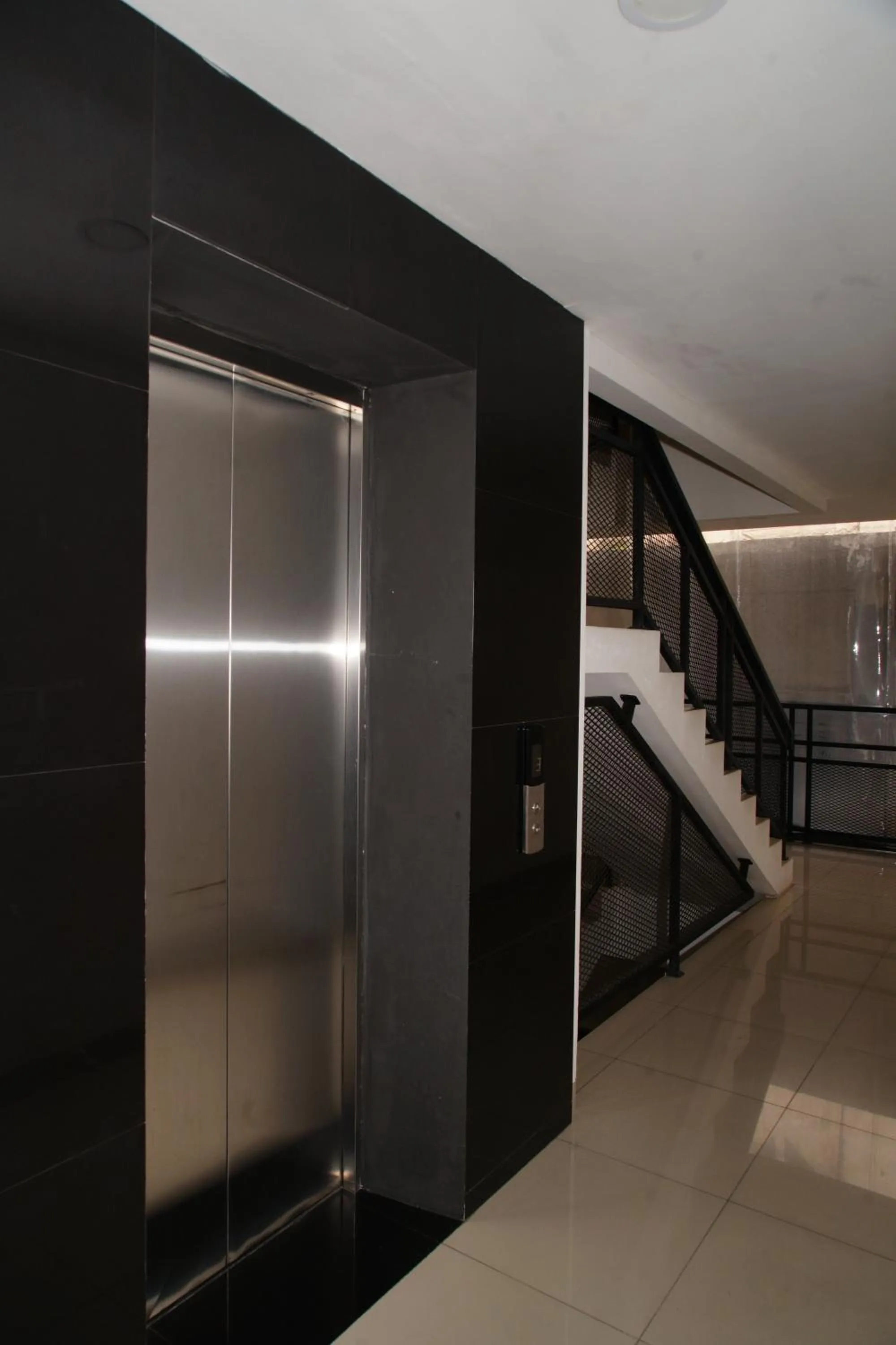 Property building, Bathroom in Residence T63